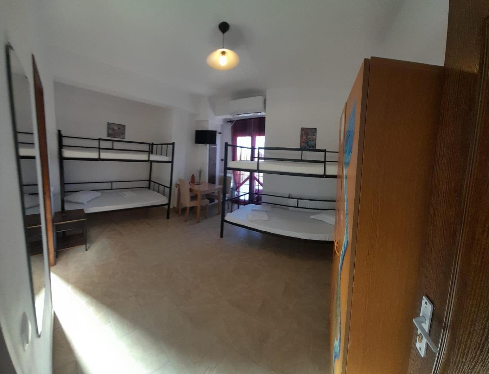 Standard Twin Room - Photo 16