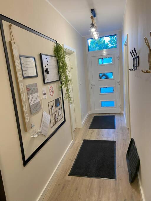 Apartment With Shared Bathroom photo 3
