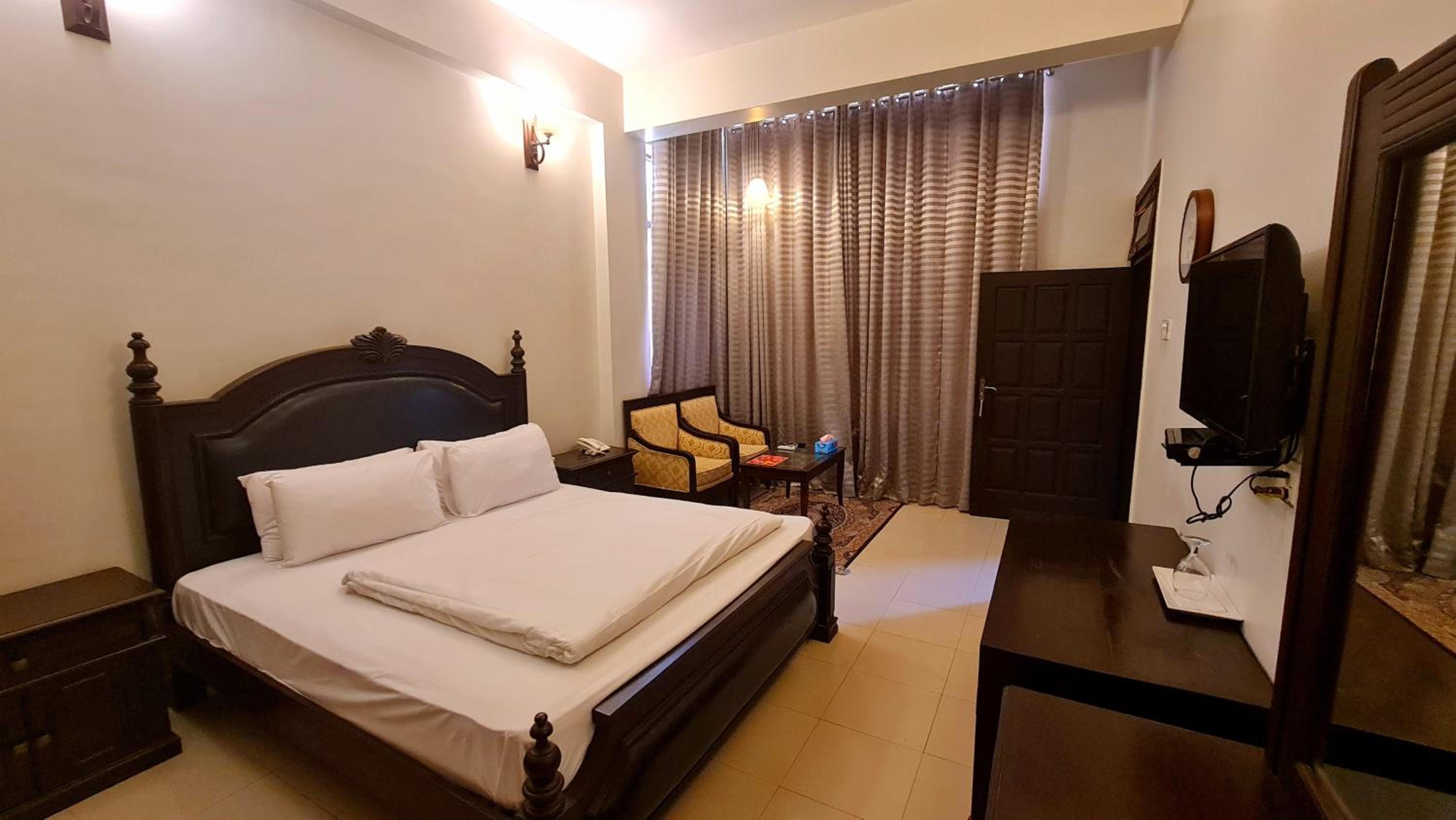 Deluxe Double Room photo 3