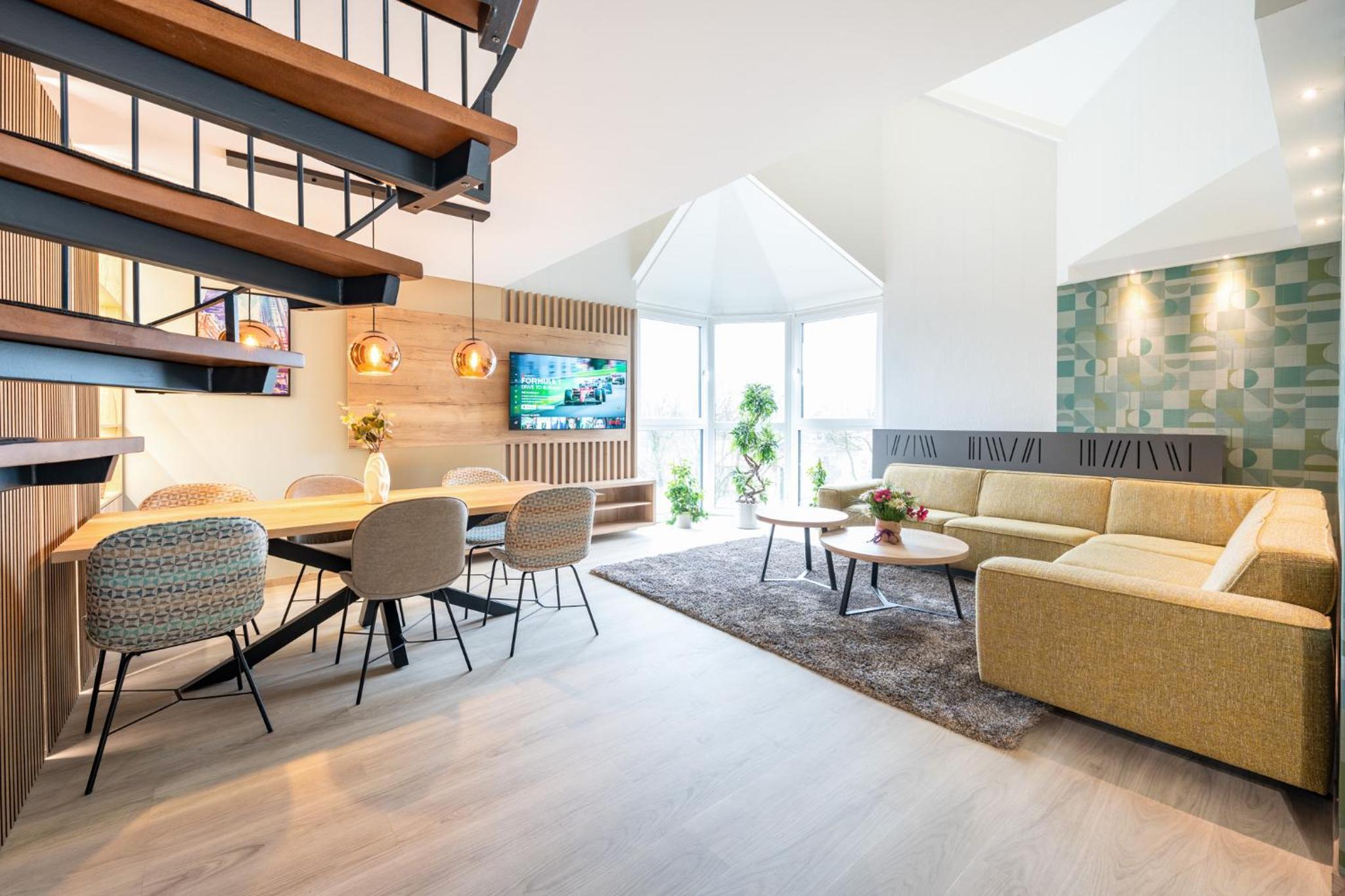 PENTHOUSE 504 mit Balkon (Up to 10 People)