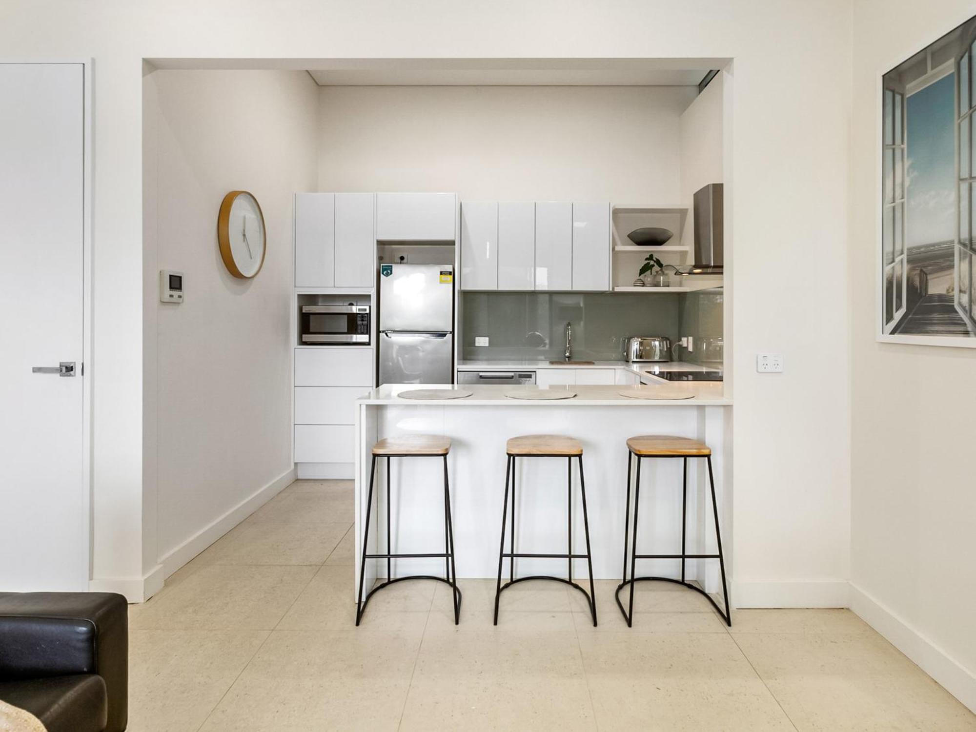 One-Bedroom Apartment photo 2