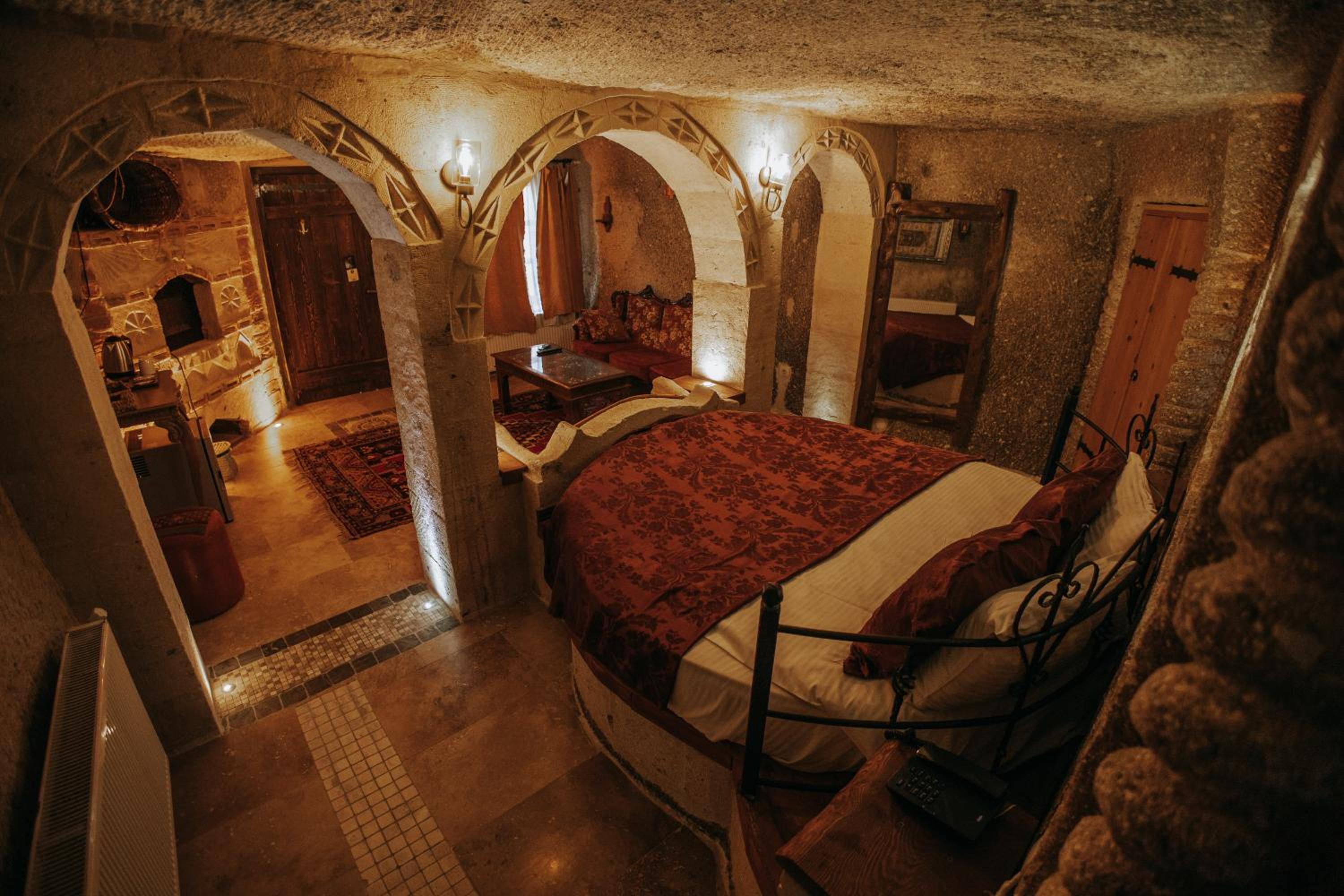 King Cave Suite - Photo 1
