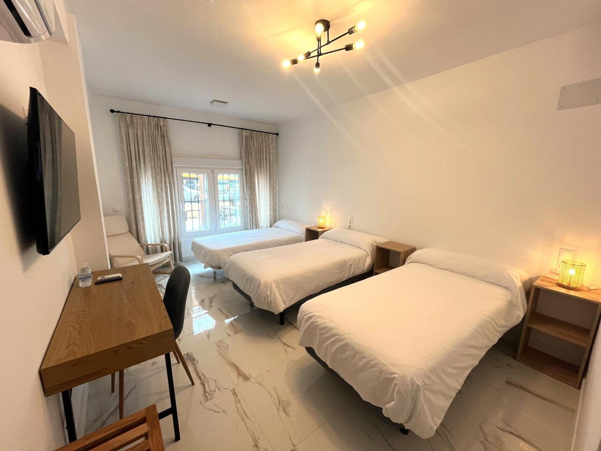 Standard Triple Room - Photo 1