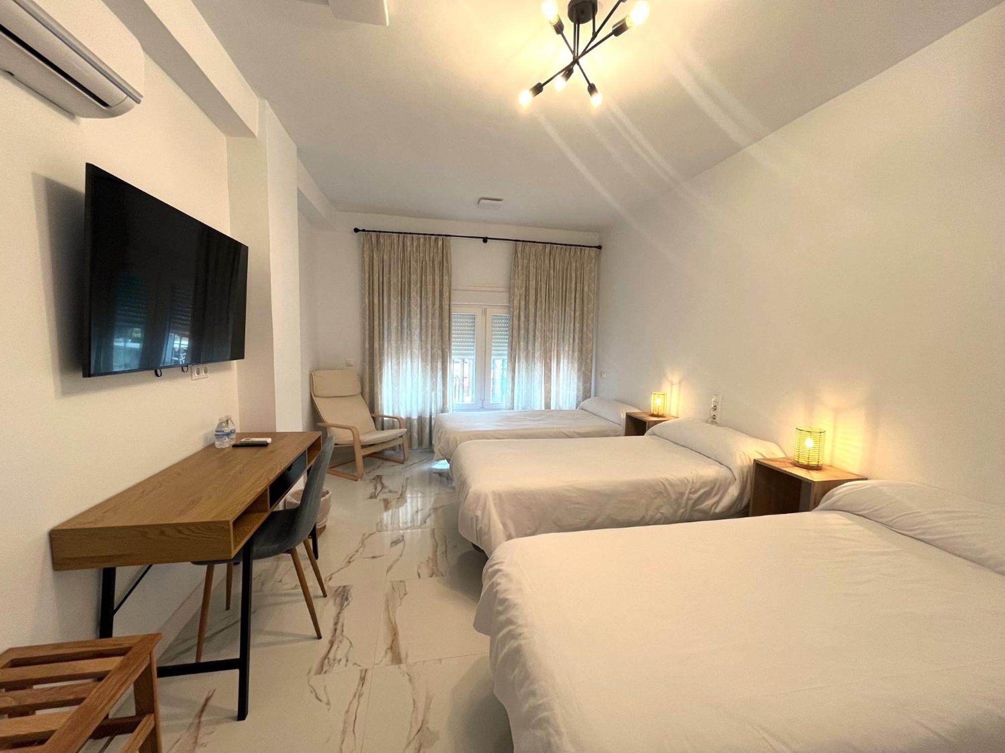 Standard Triple Room - Photo 4