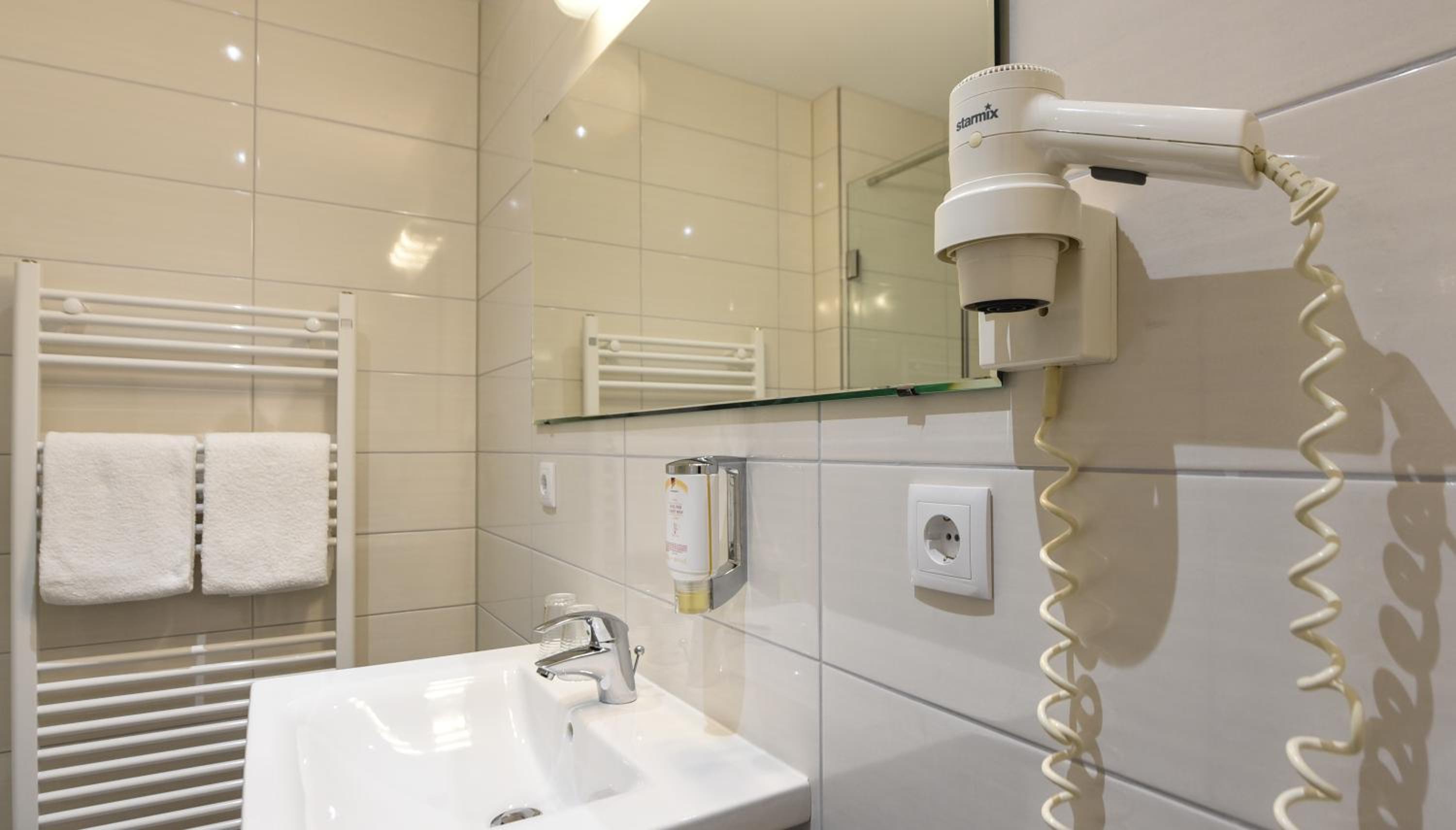 Double Room - Photo 5