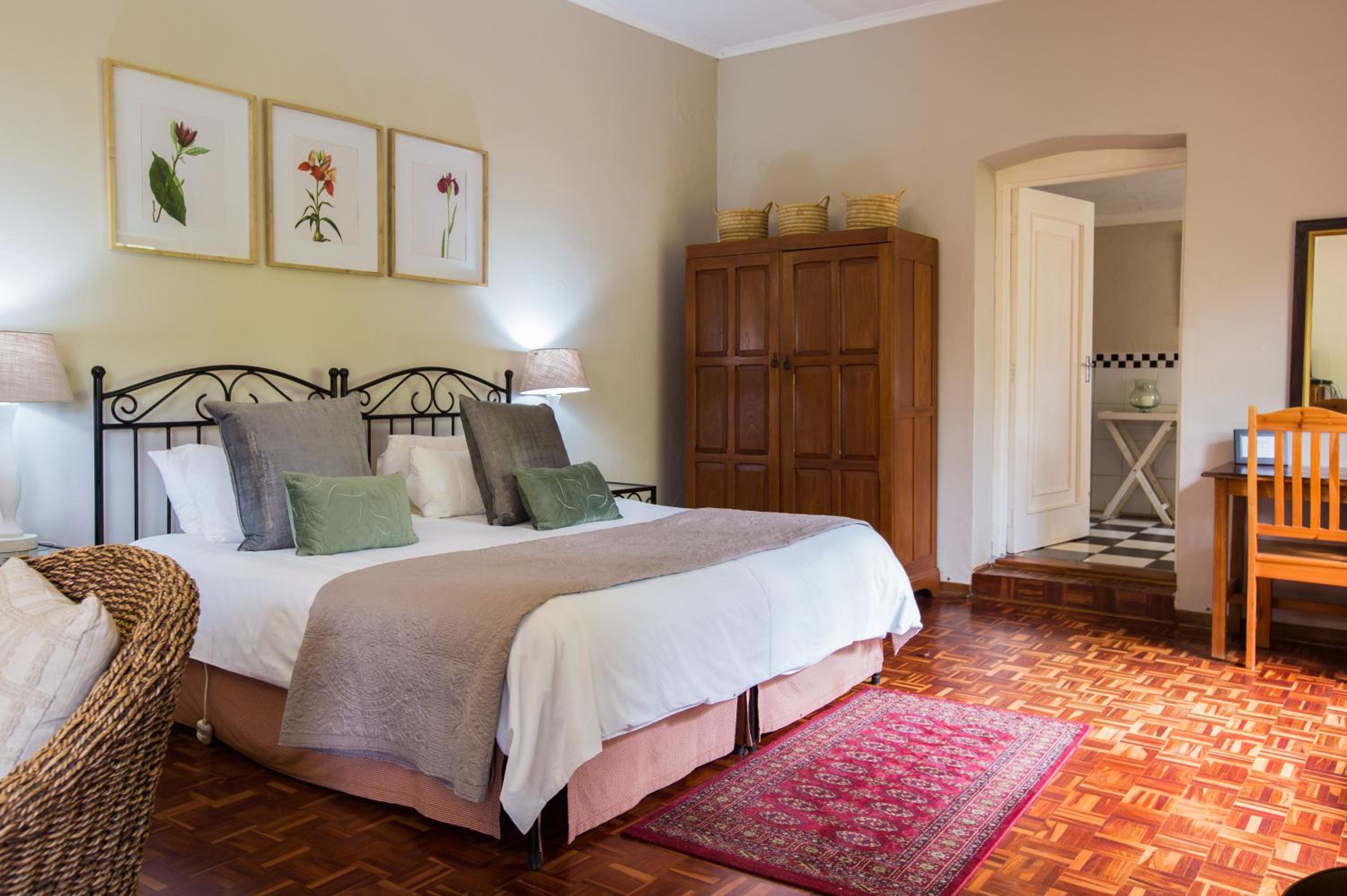 Superior Twin or Double Suite - Photo 2