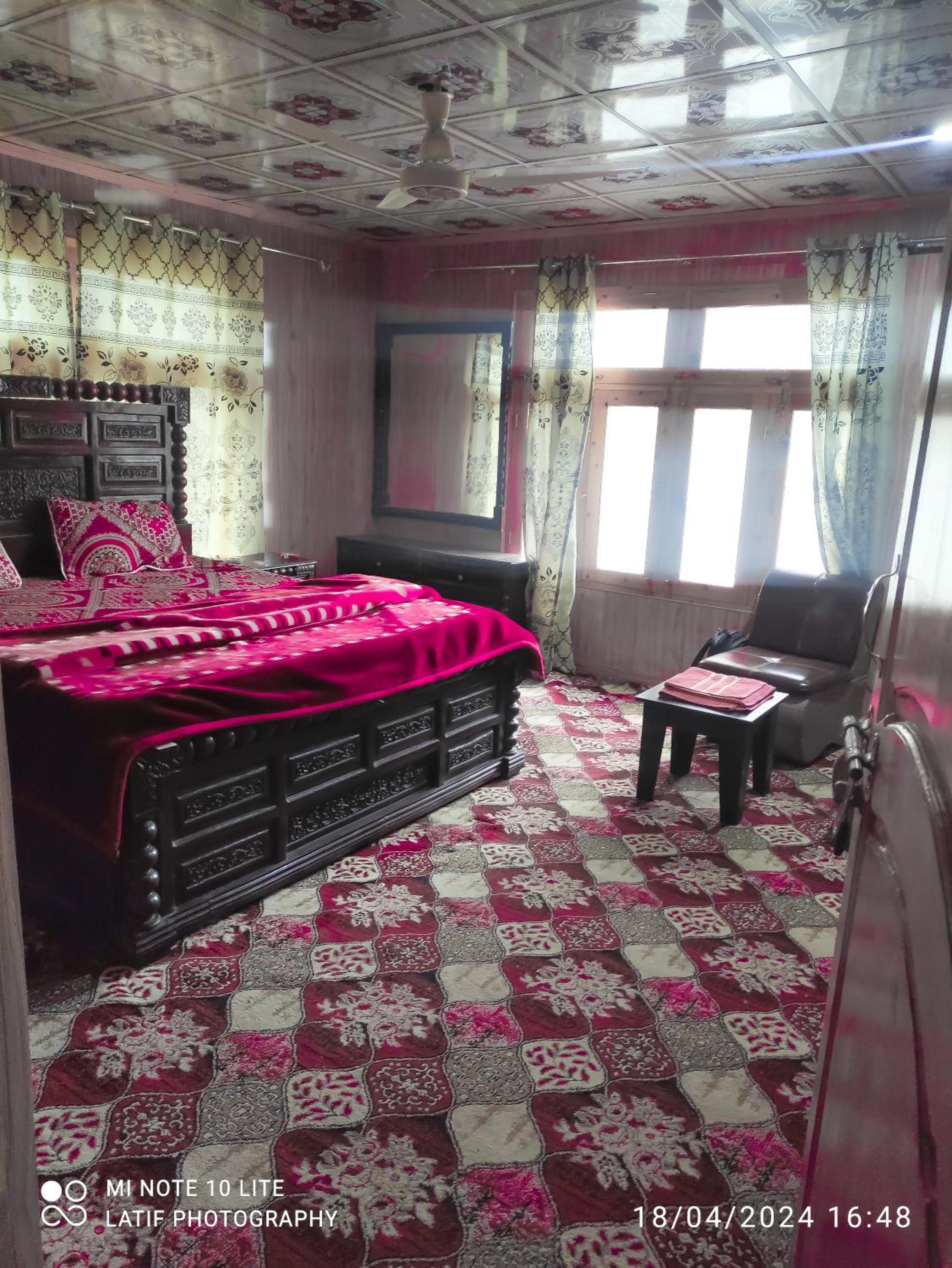 Double Room With Private Bathroom photo 3