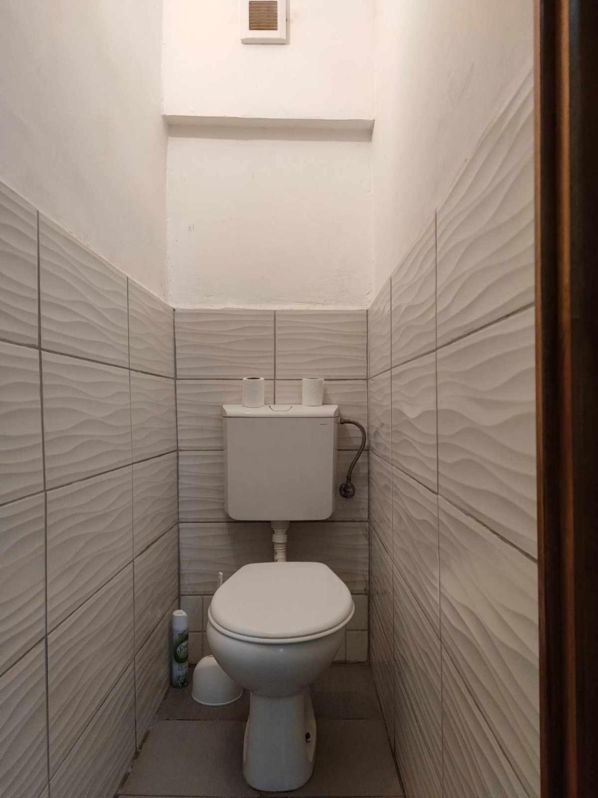 Family Room with Private Bathroom photo 2