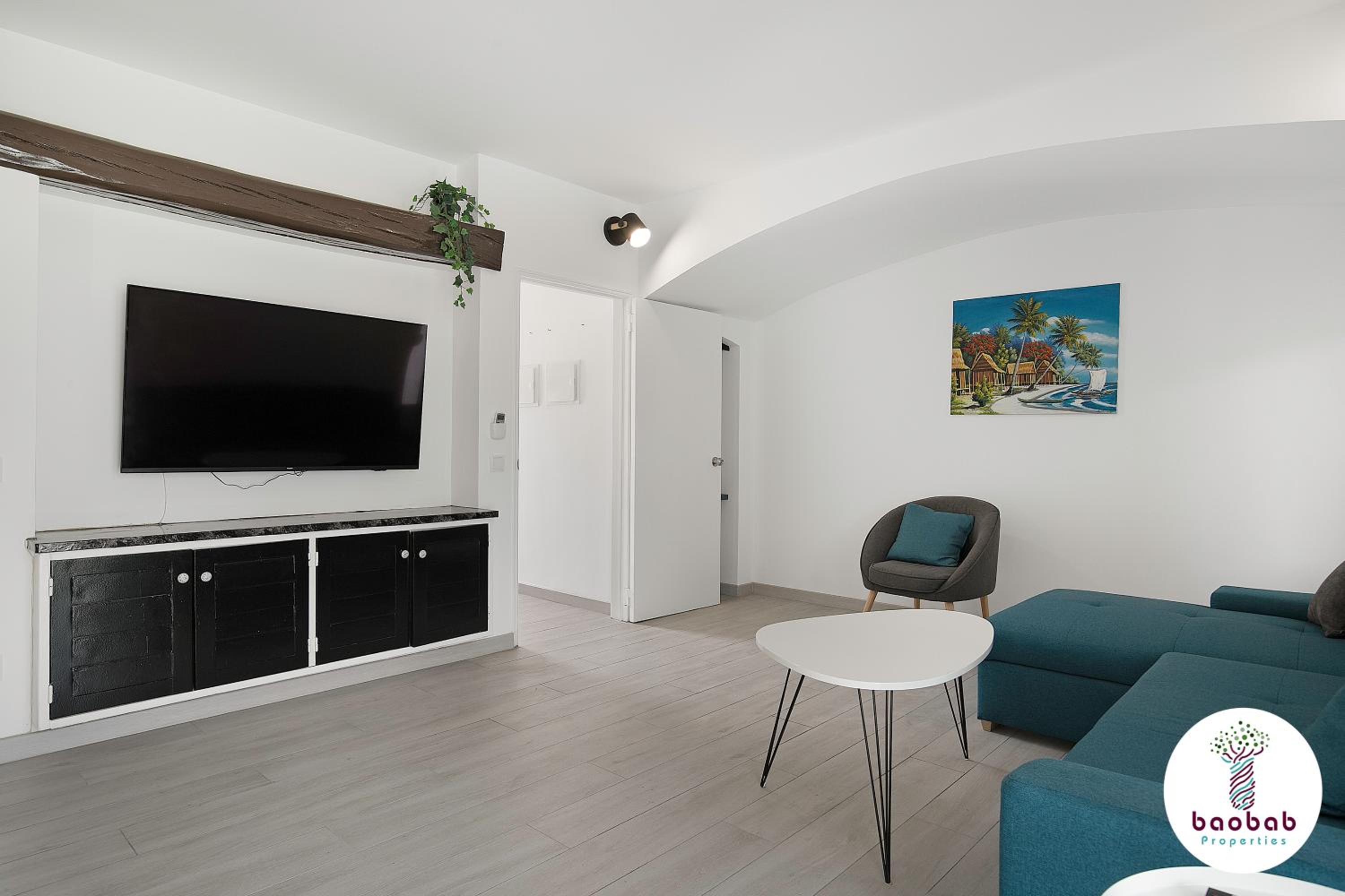 Three-Bedroom Villa  photo 2