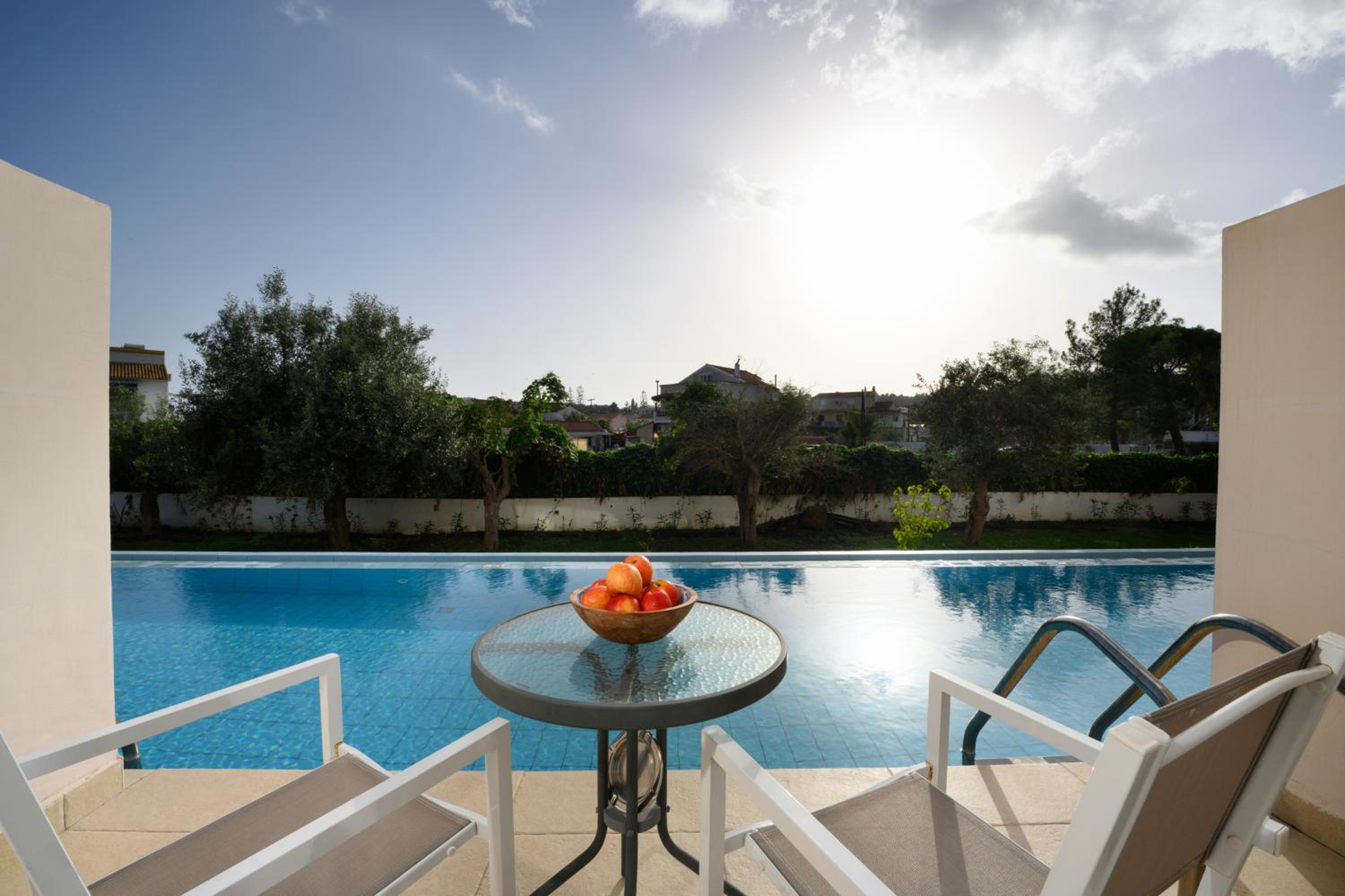 Superior Double Swim Up Room photo 2