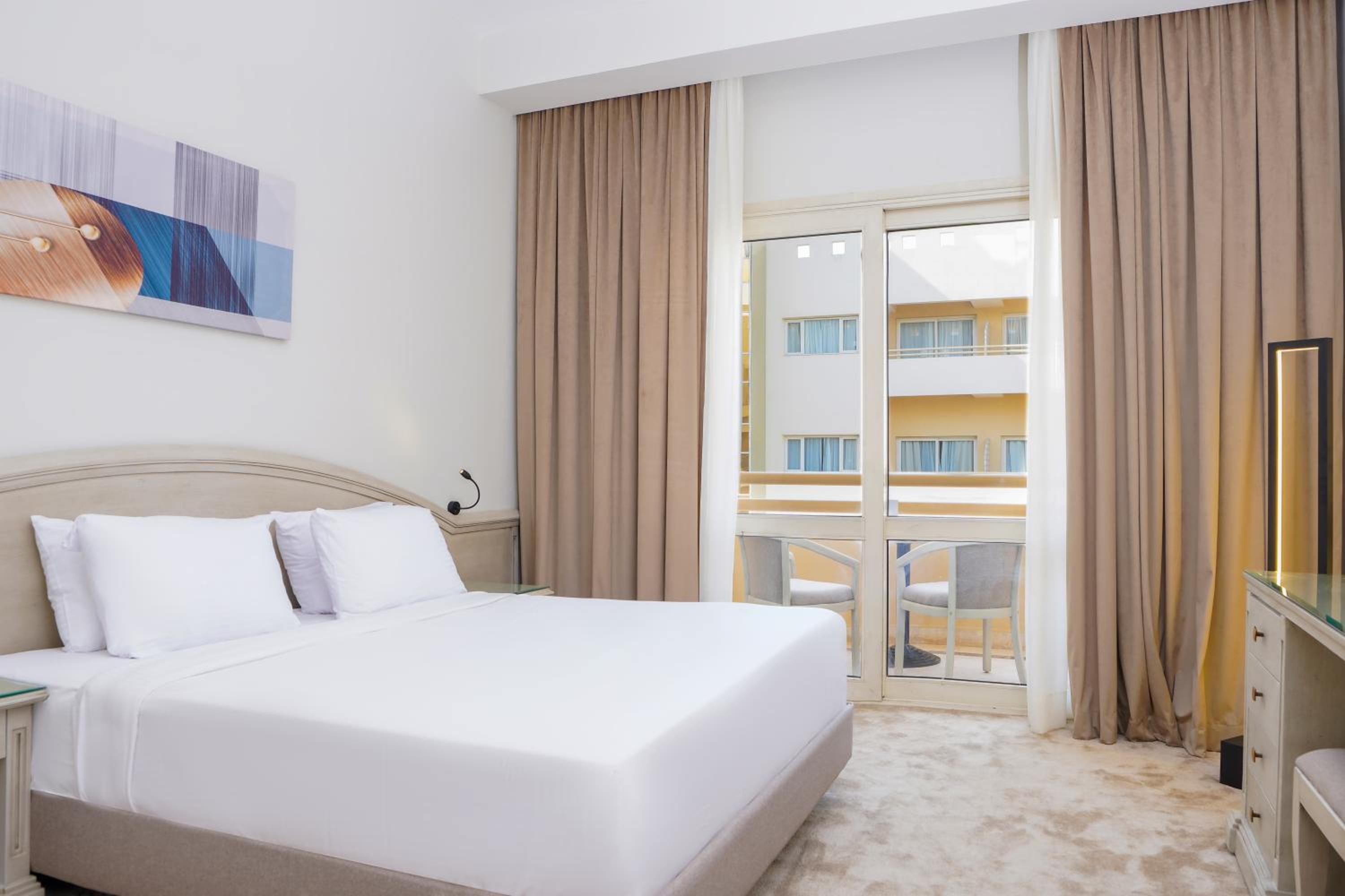 Executive Deluxe Suite