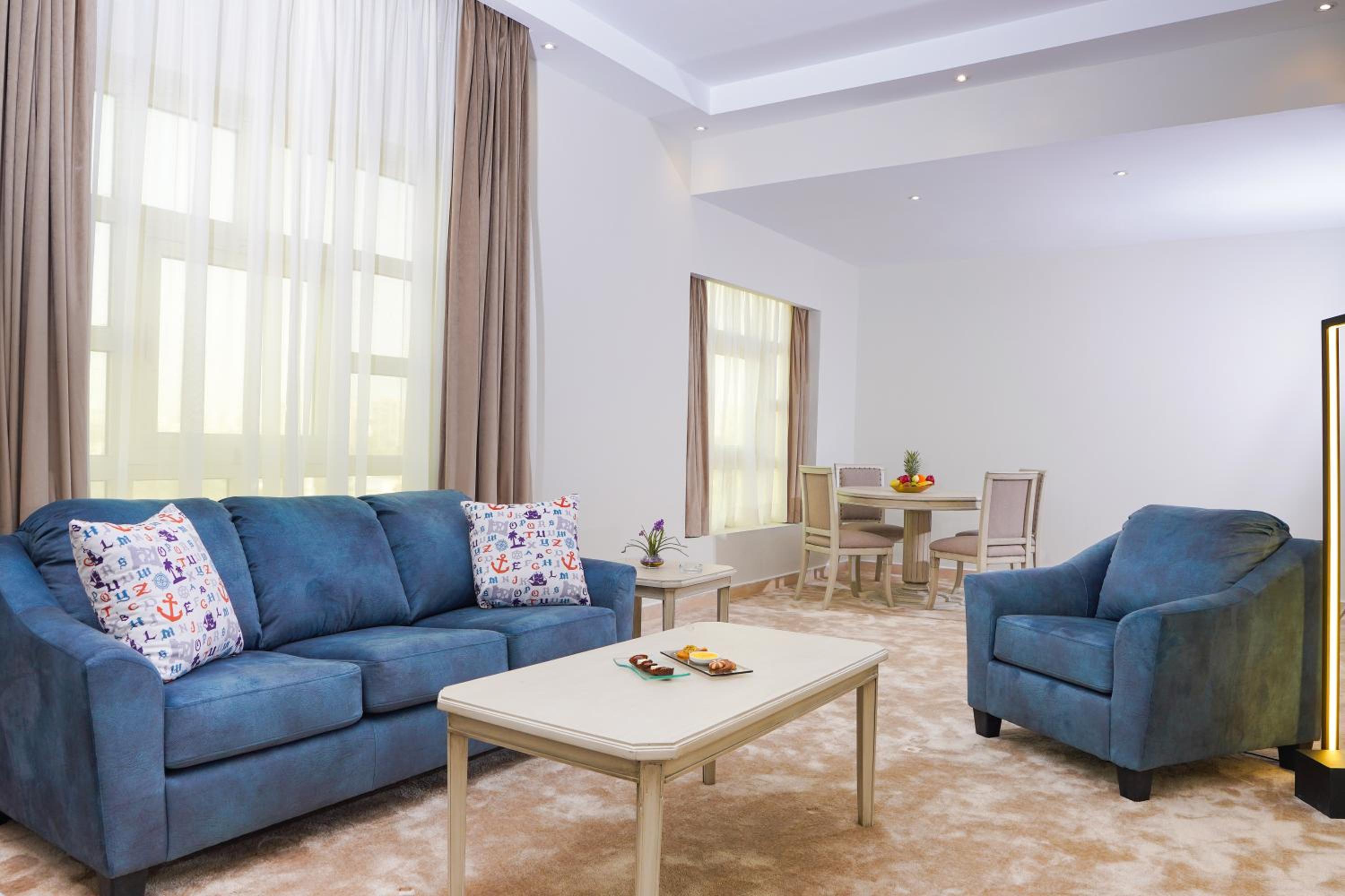Executive Deluxe Suite