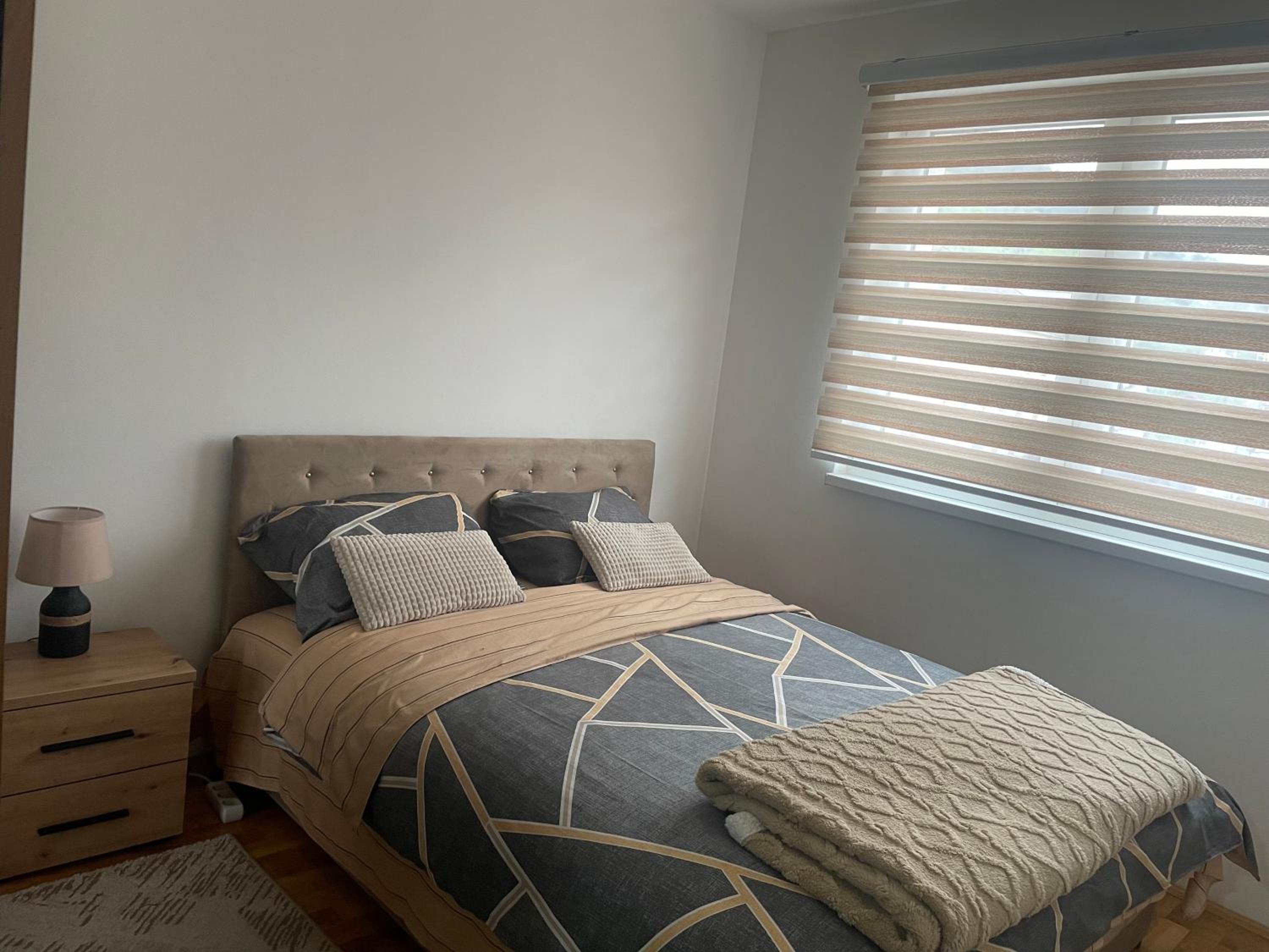 One-Bedroom Apartment photo 1