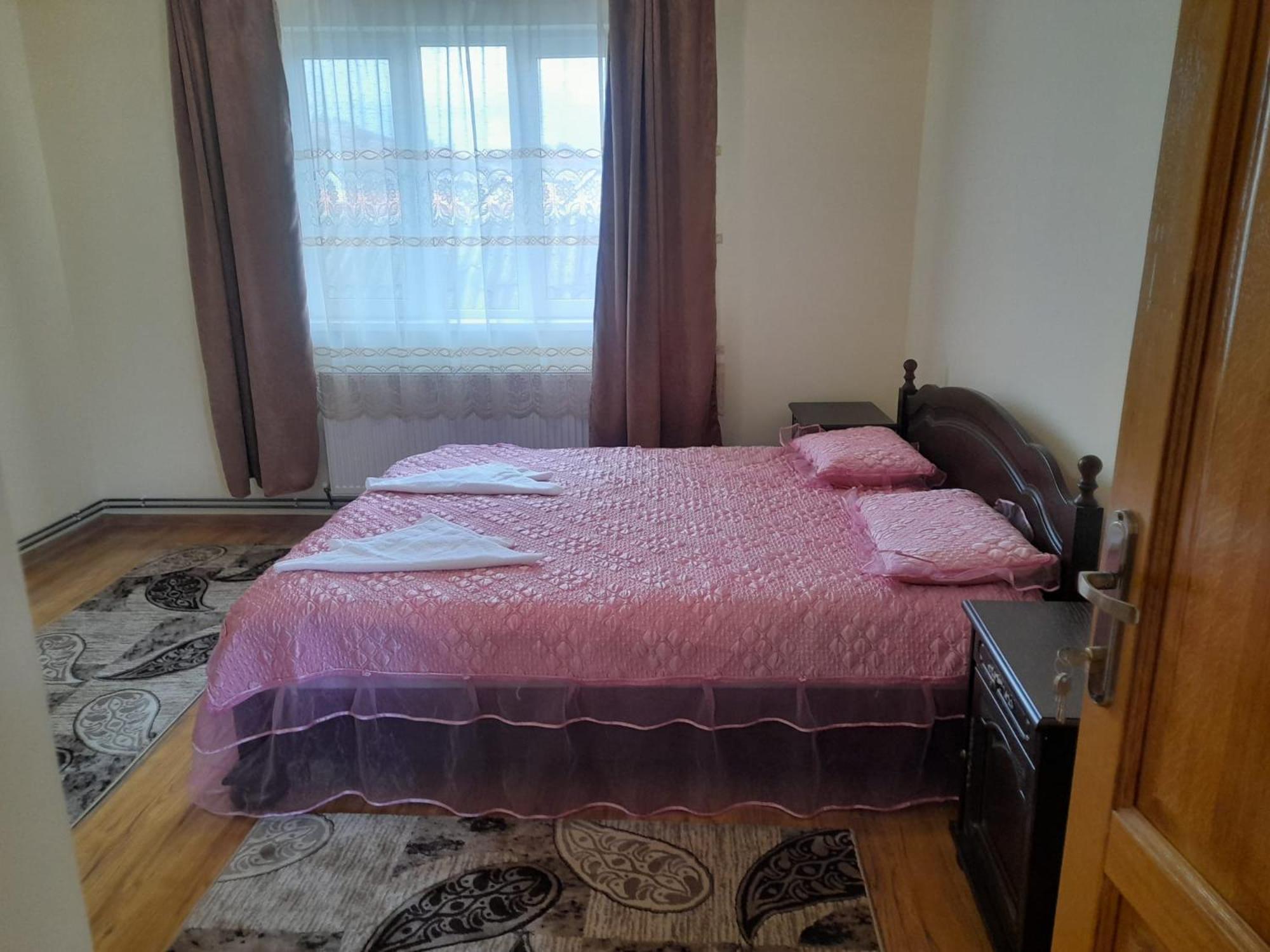 Double Room with Private Bathroom photo 2