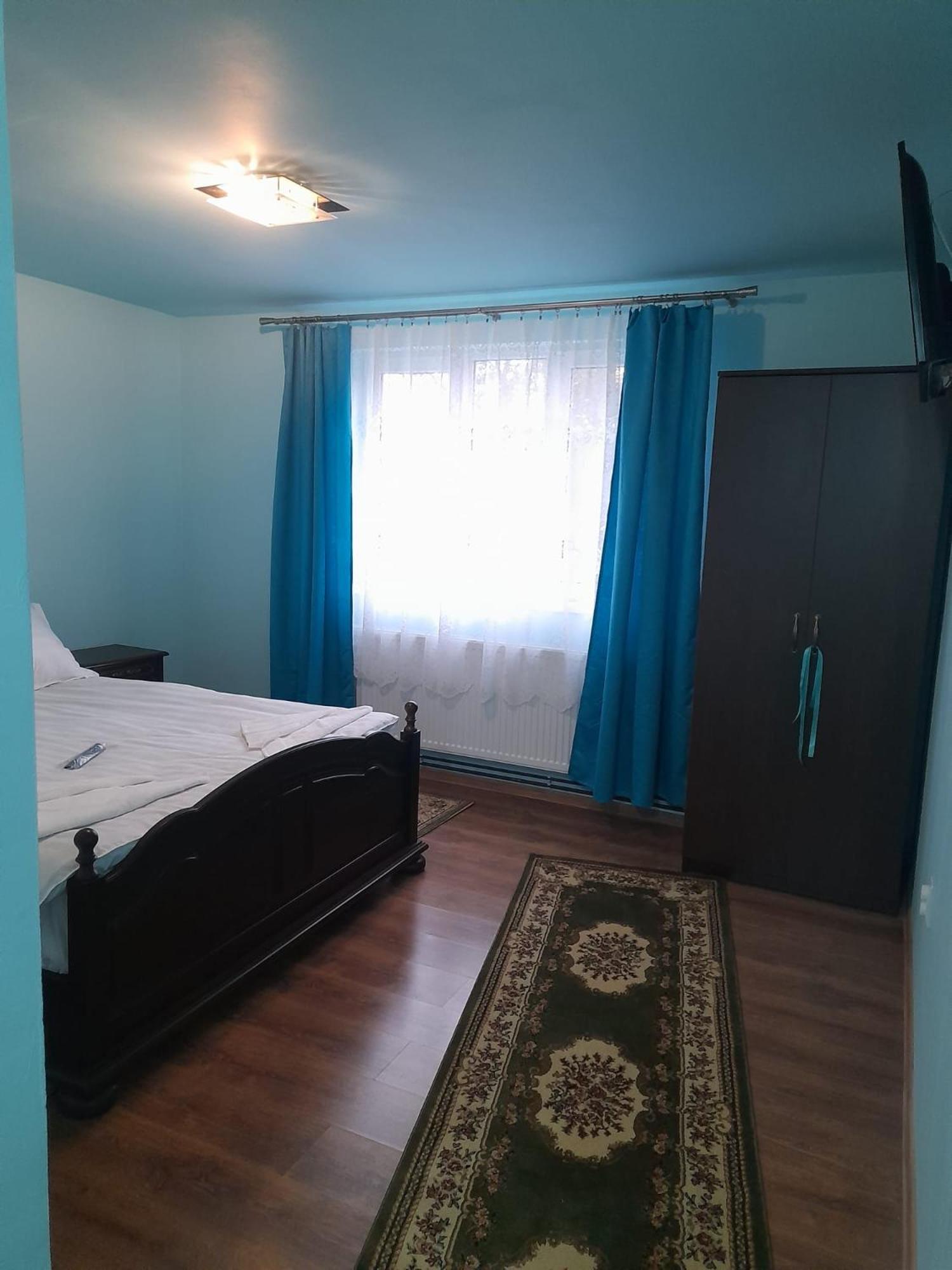 Double Room with Private Bathroom photo 3