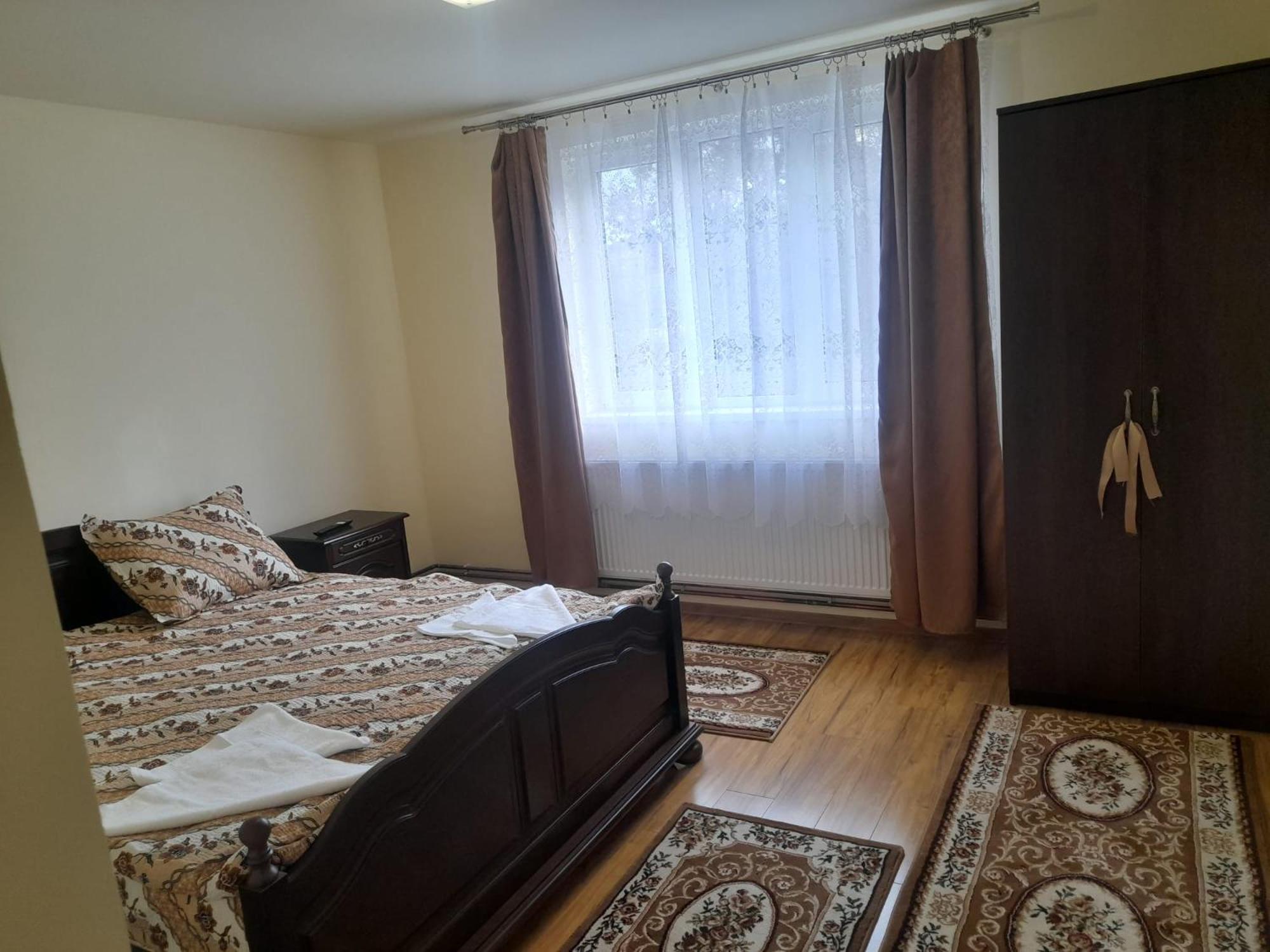 Double Room with Private Bathroom photo 3