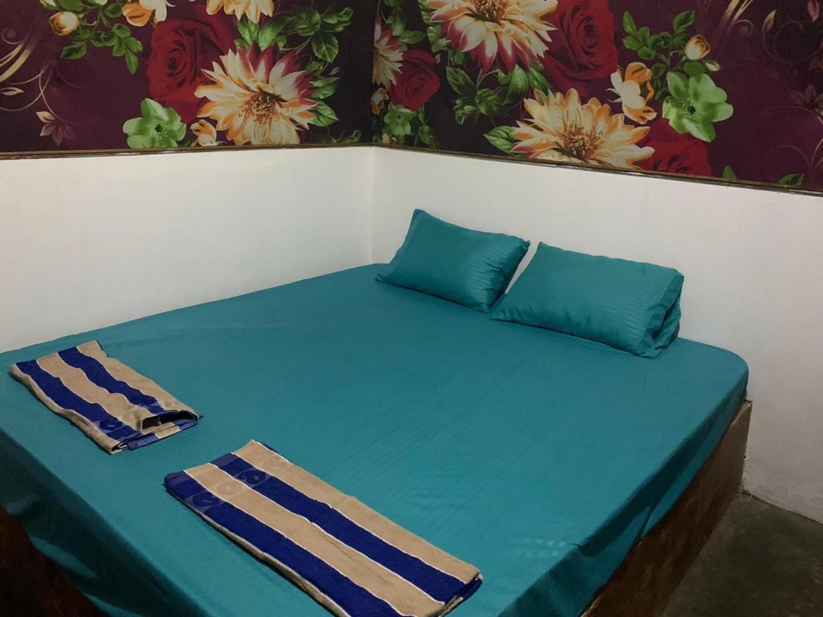 Double Room With Shared Bathroom photo 2