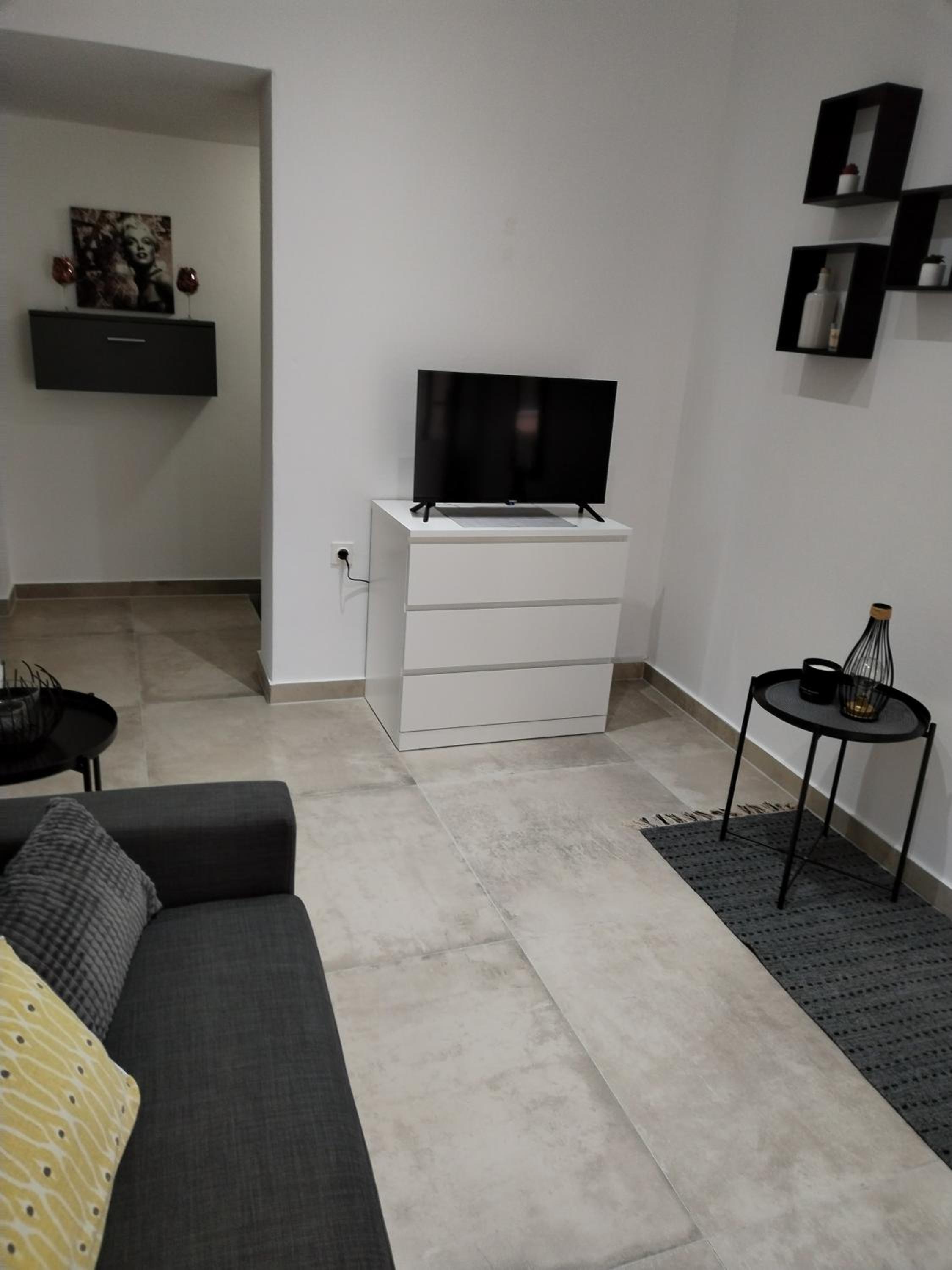 Two-Bedroom Apartment - Photo 17