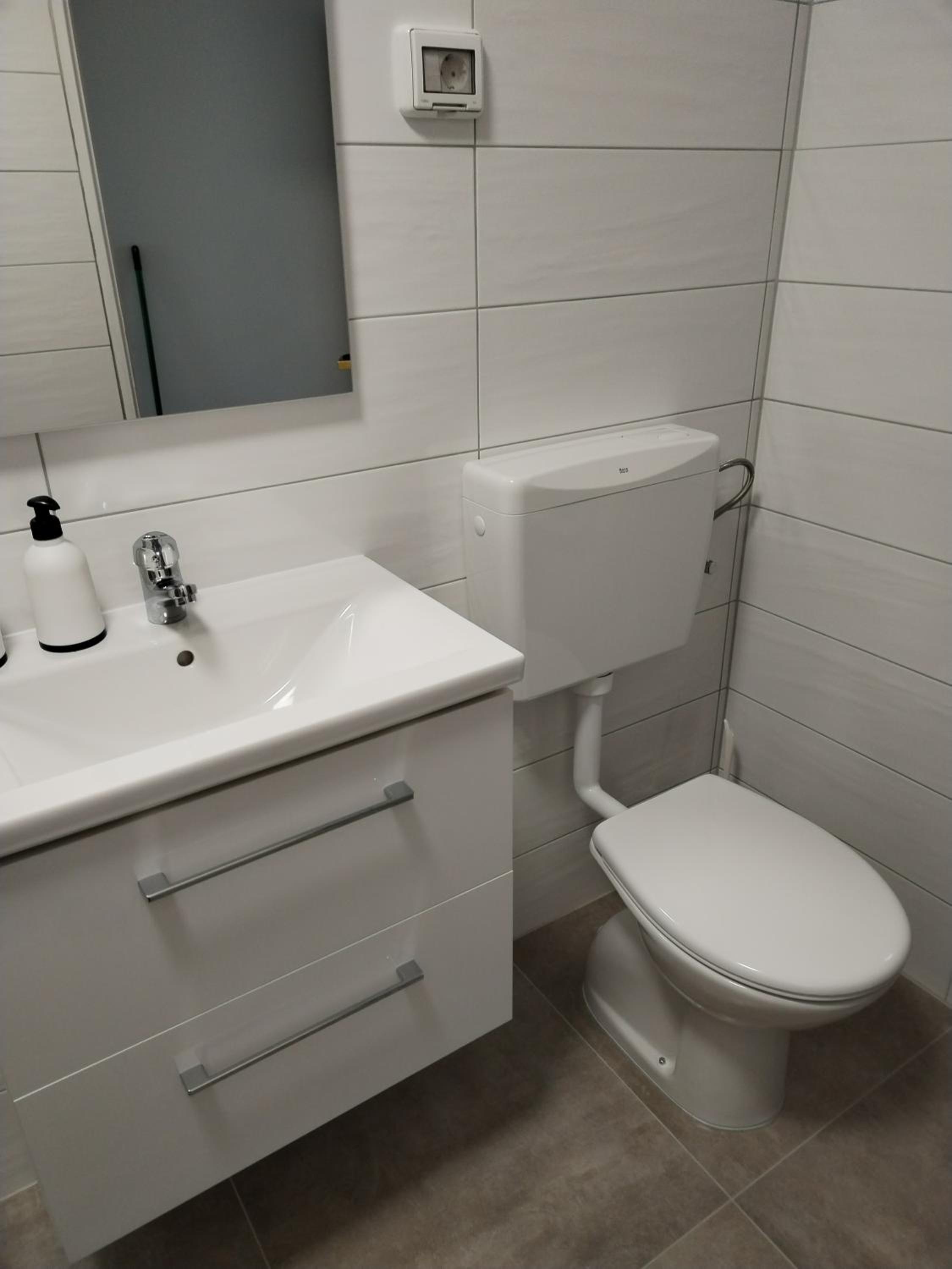 Two-Bedroom Apartment - Photo 21