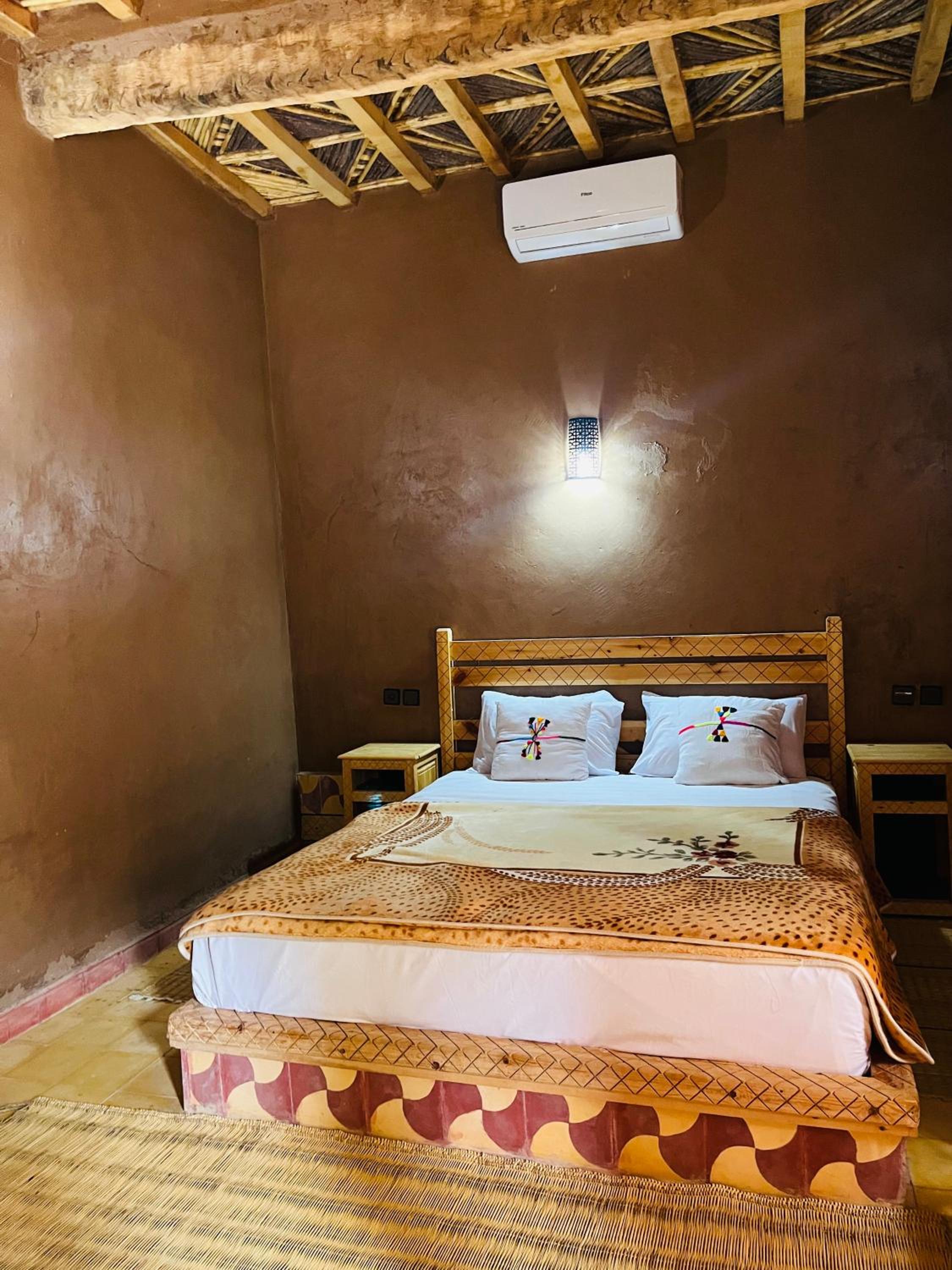Double Room - Photo 7