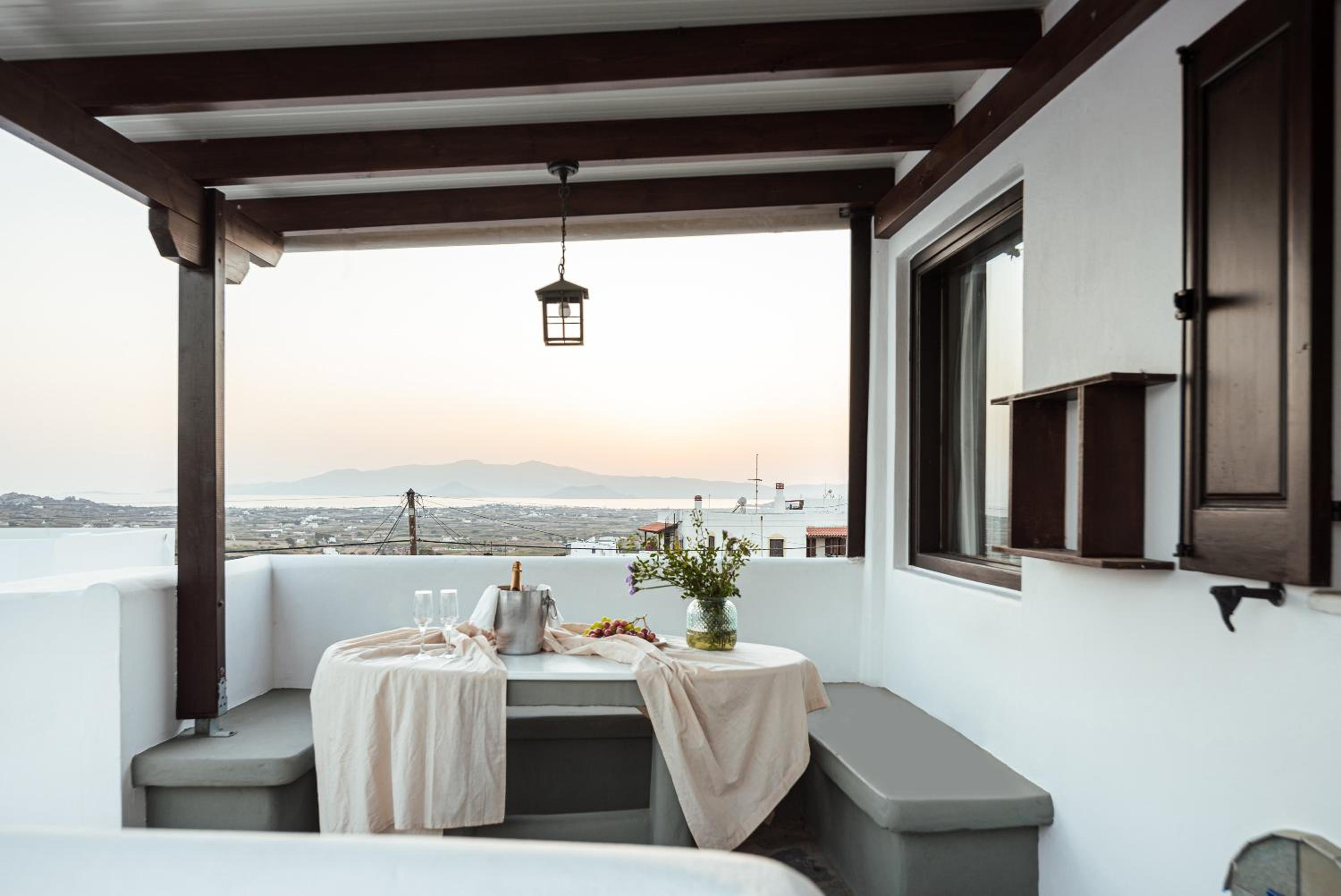 Deluxe Triple Room with Sea View photo 2