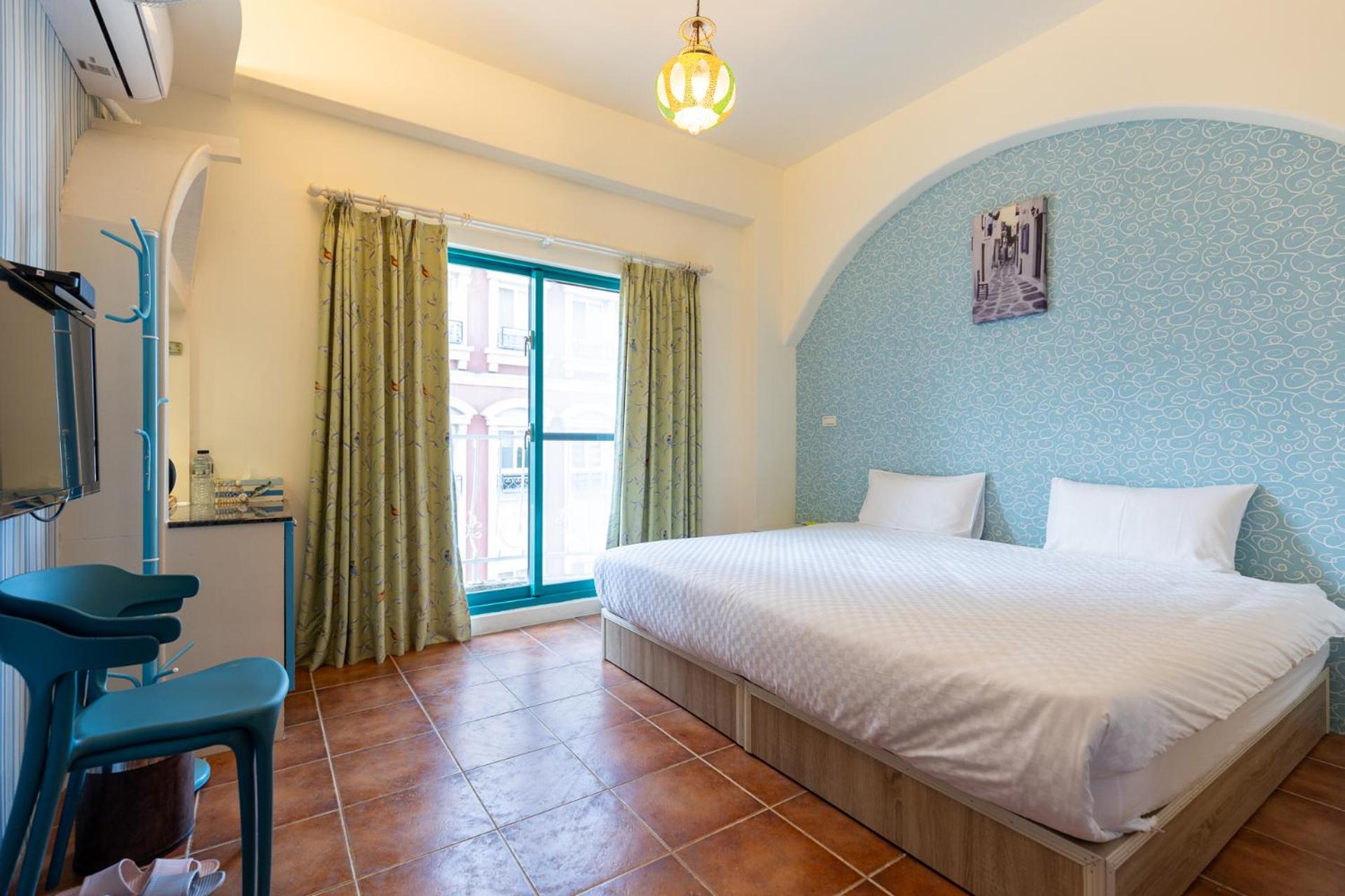Deluxe Double Room with Side Sea View photo 3