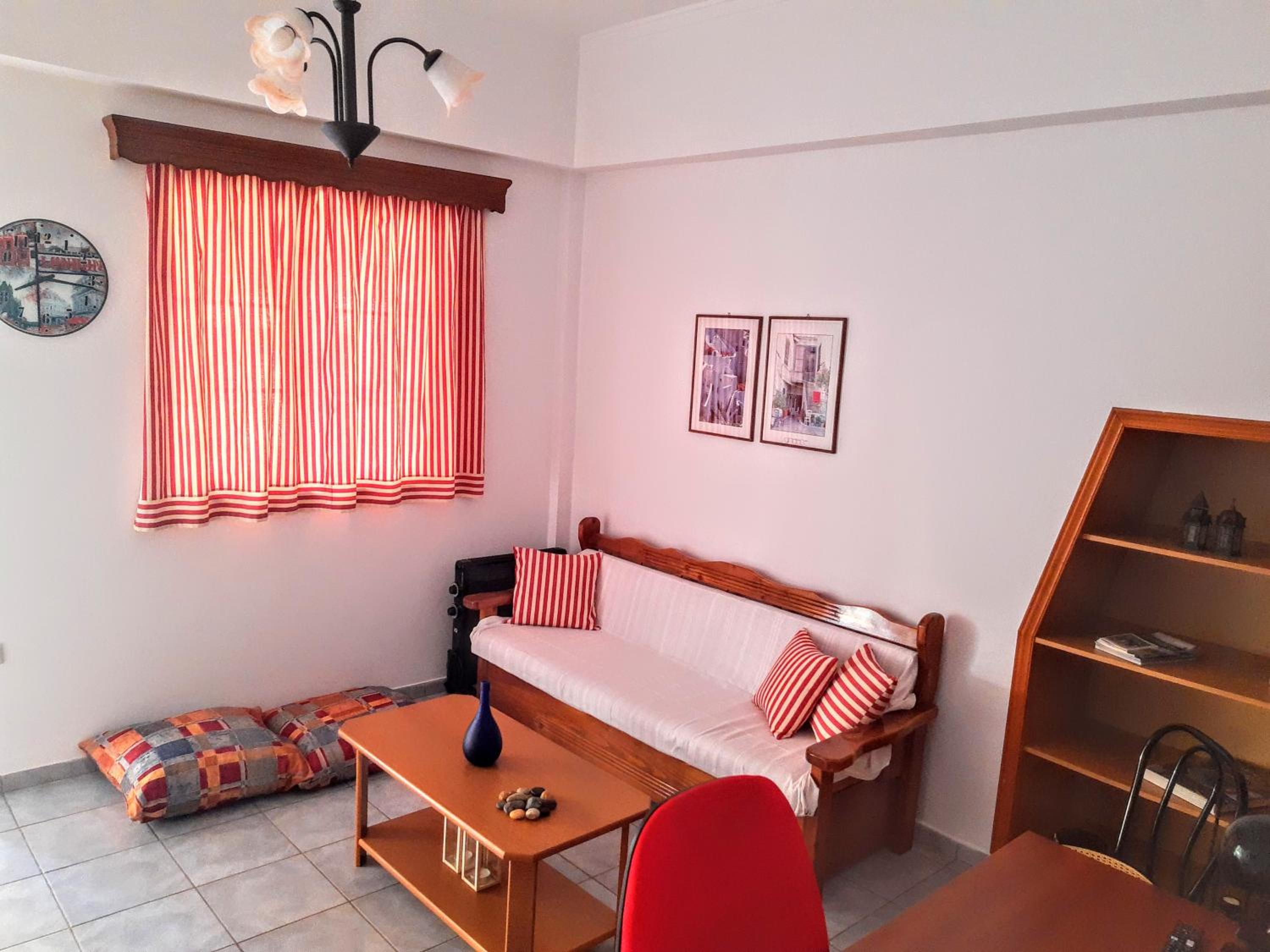 One-Bedroom Apartment photo 1
