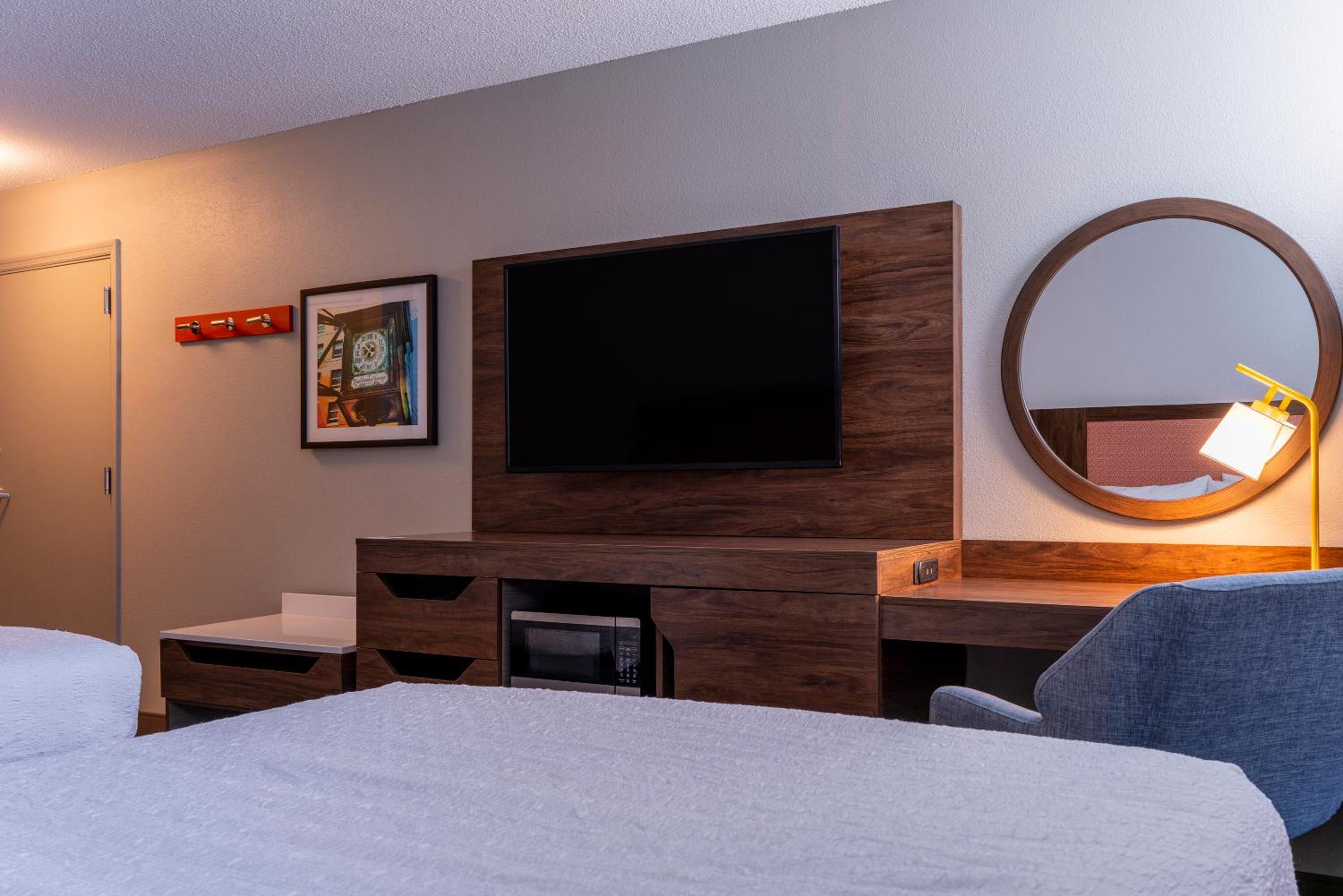 Room with Two Queen Beds - Non-Smoking - Photo 1
