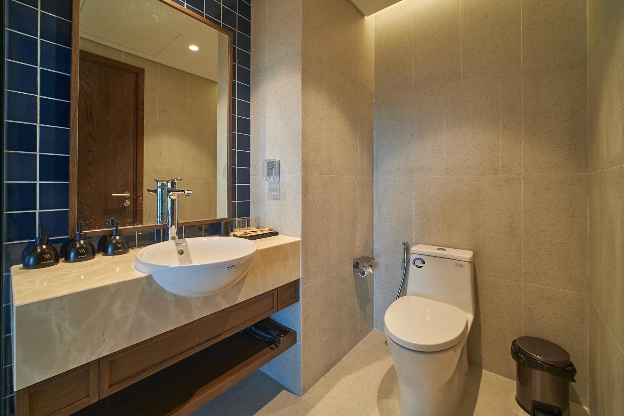 Deluxe Double Room - Photo 11