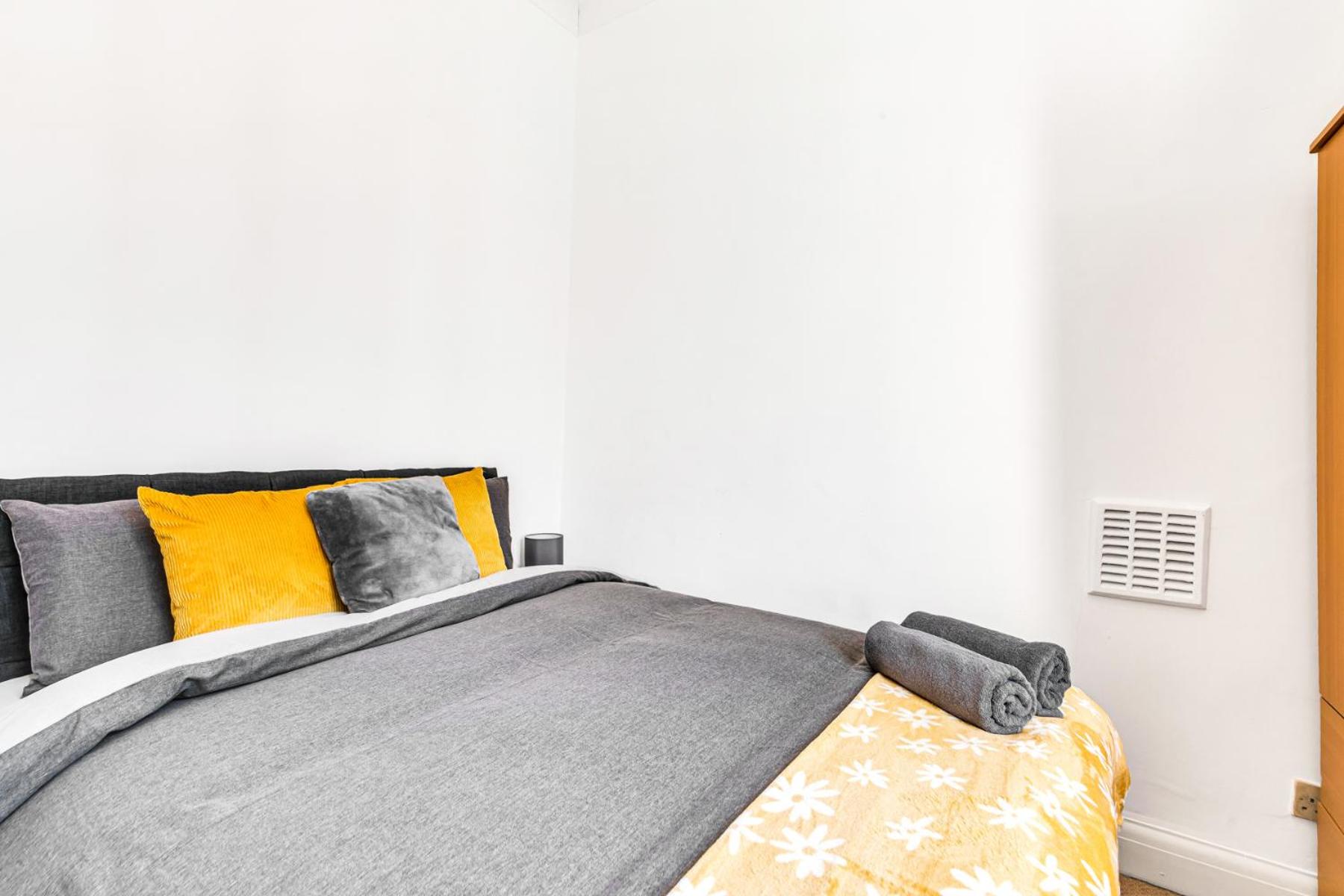 Two-Bedroom Apartment photo 3