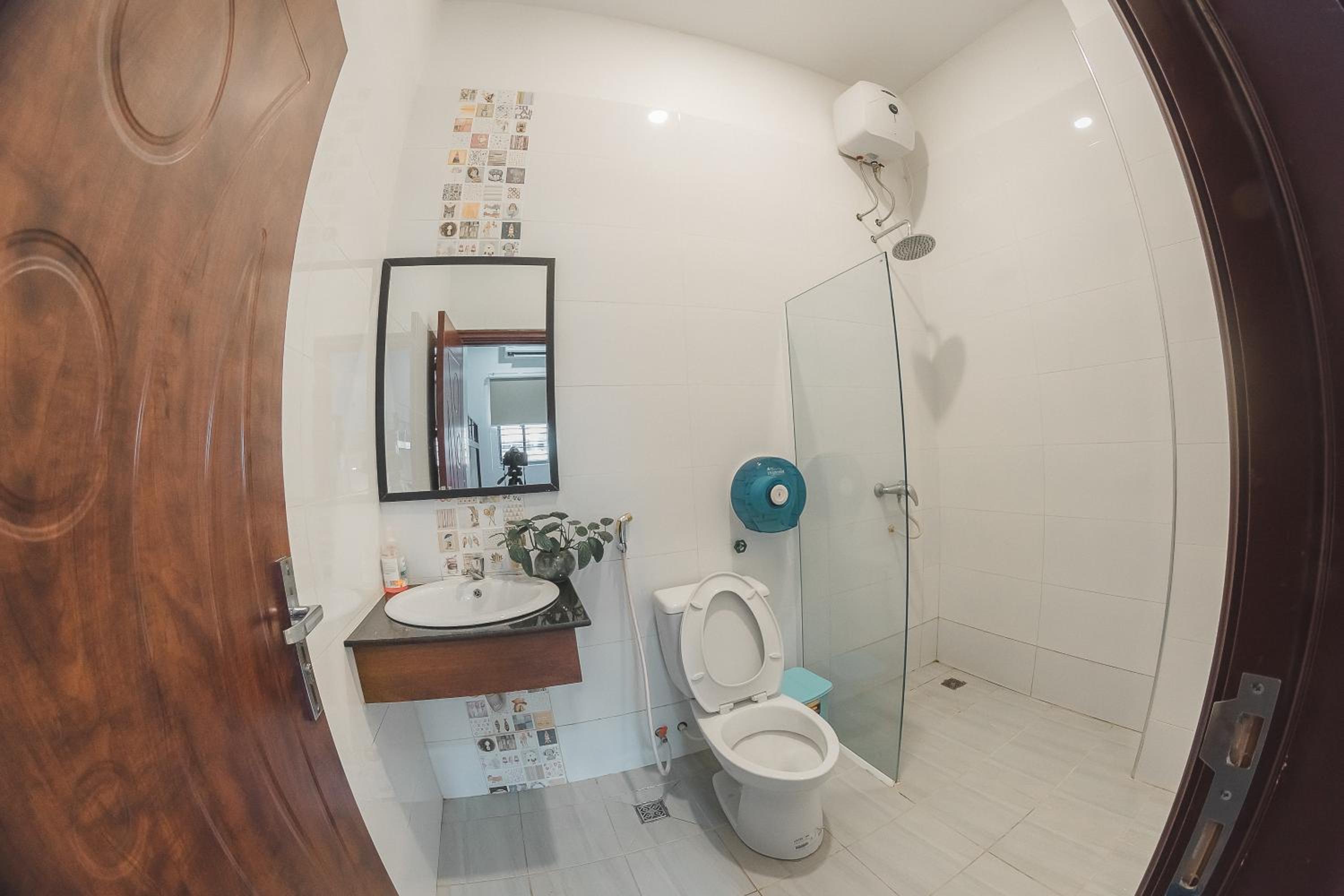 Deluxe Double Room with Balcony - Photo 26