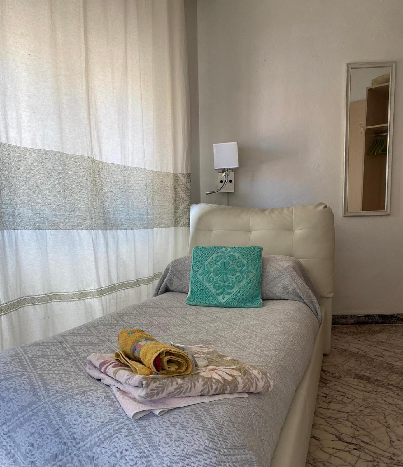 Single Room with Shared Bathroom