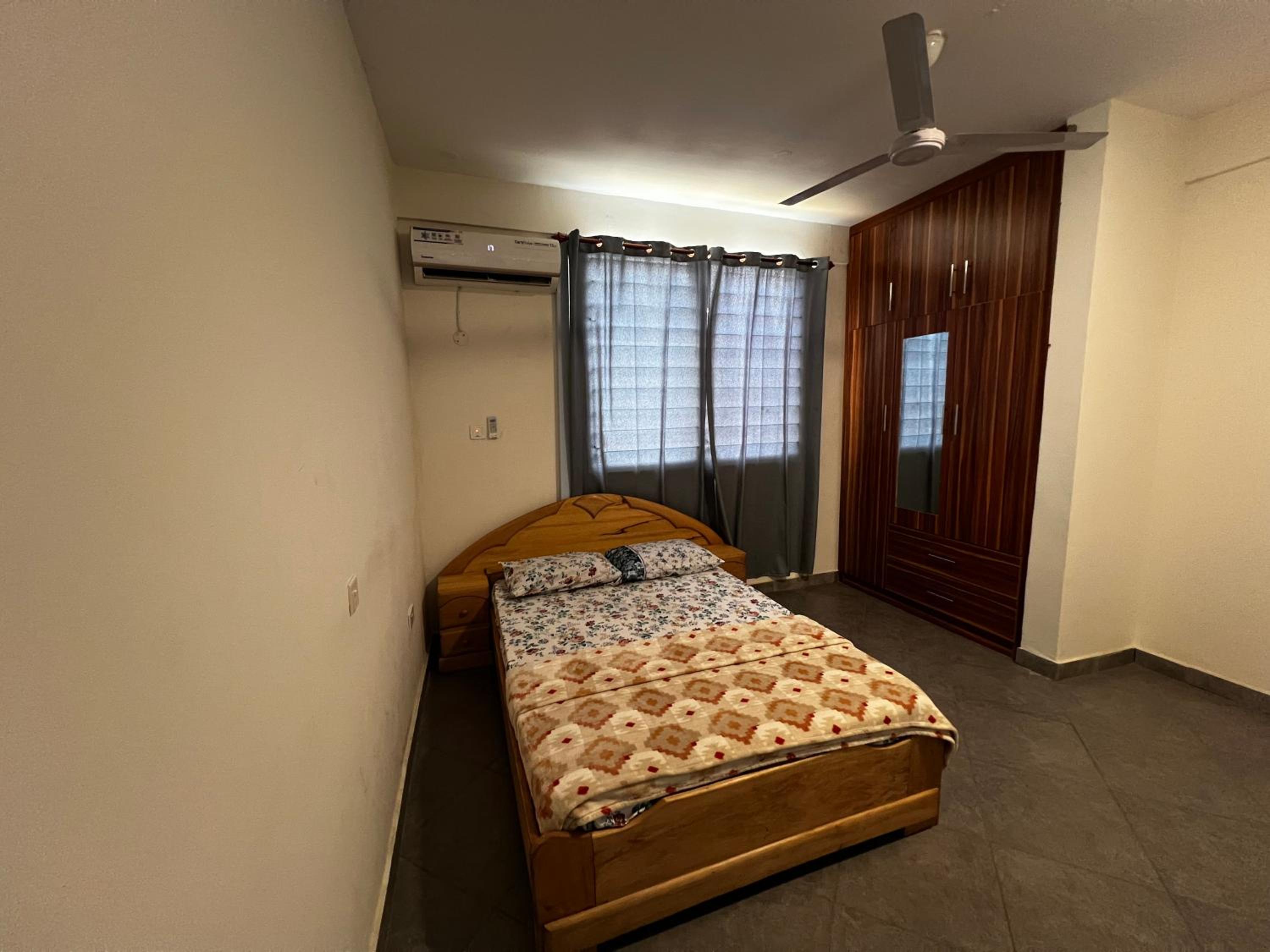 One-Bedroom Apartment photo 2
