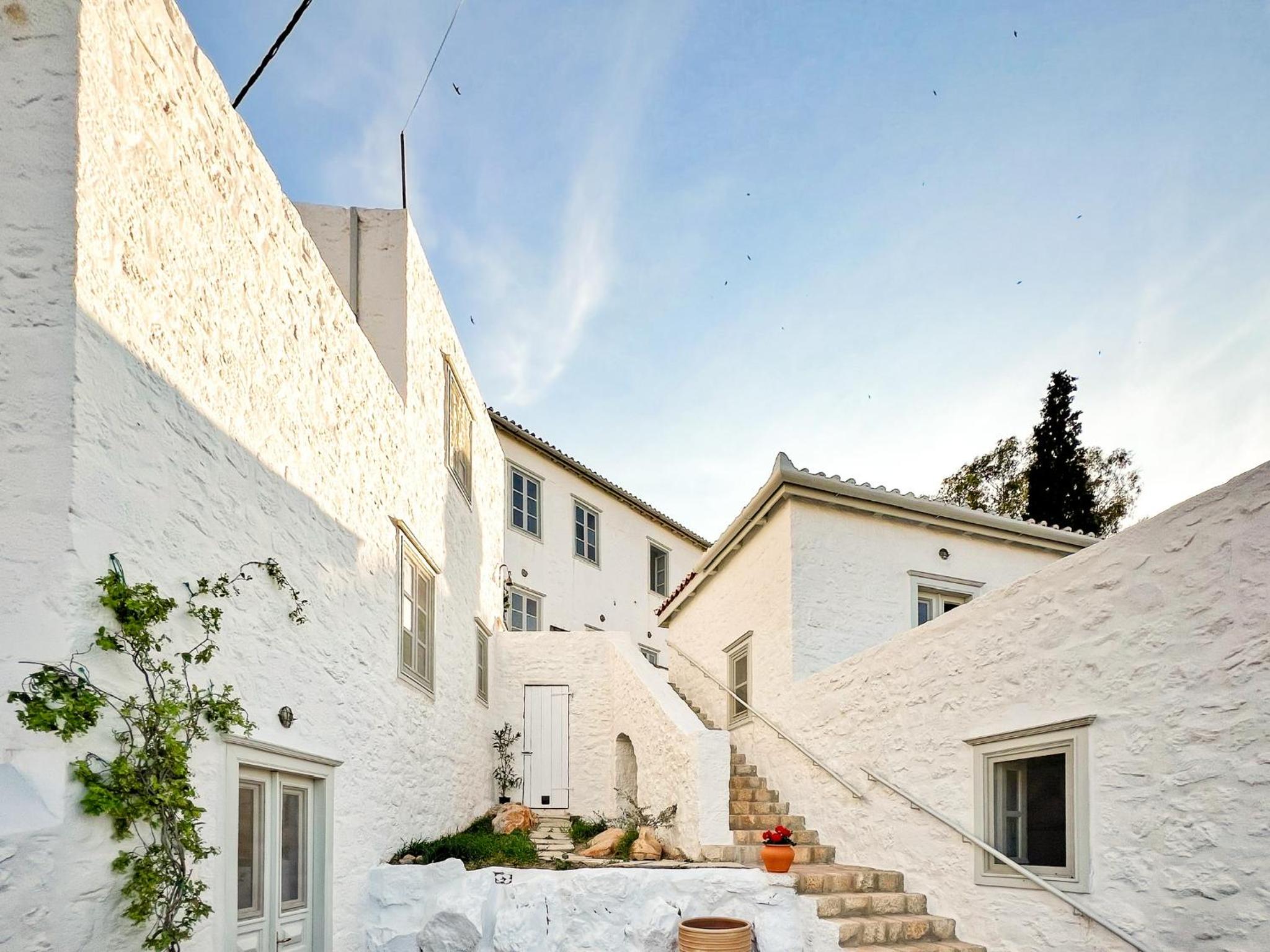 Villa photo 2