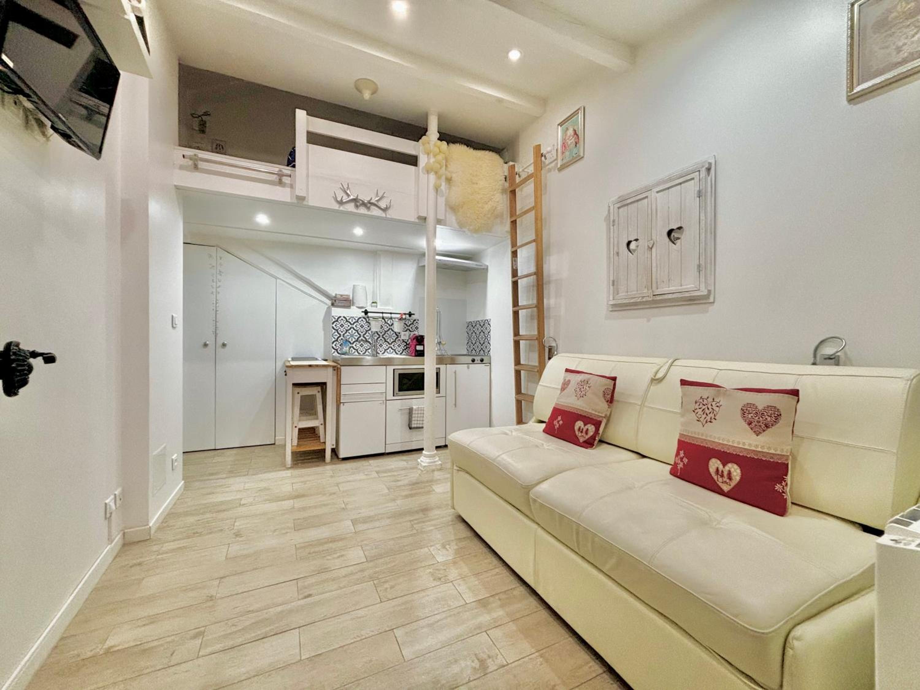 Apartment photo 2