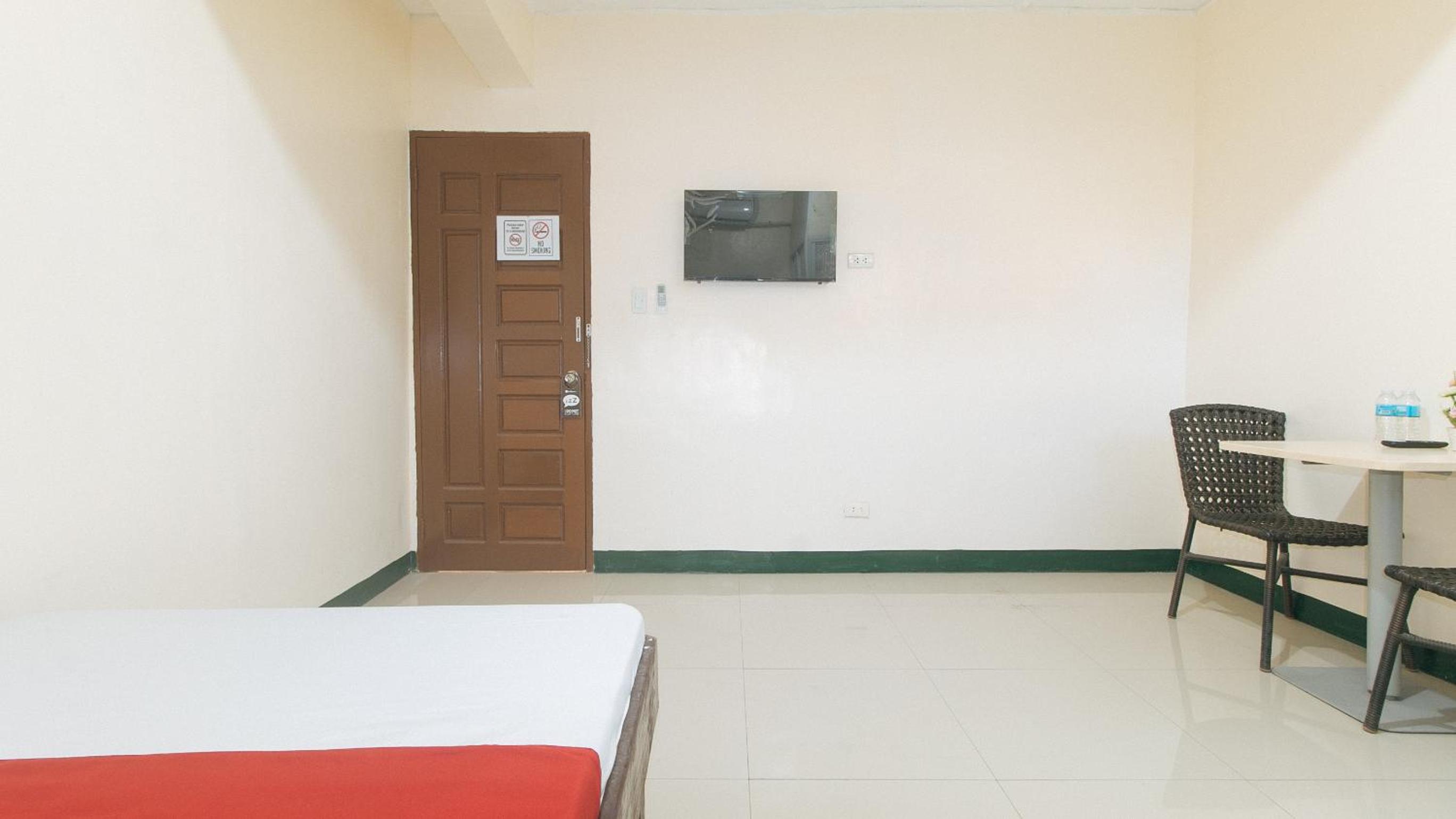 Standard Double Room - Photo 4