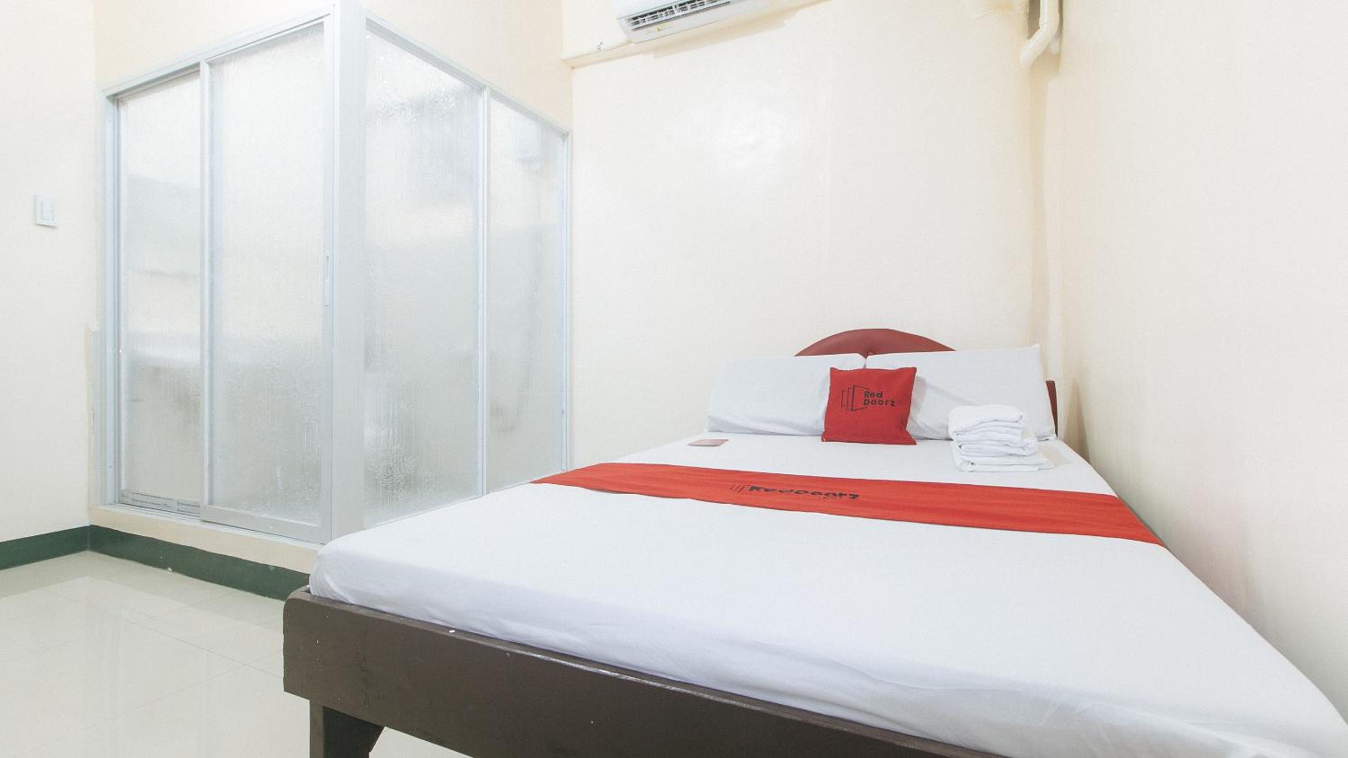 Standard Double Room - Photo 7