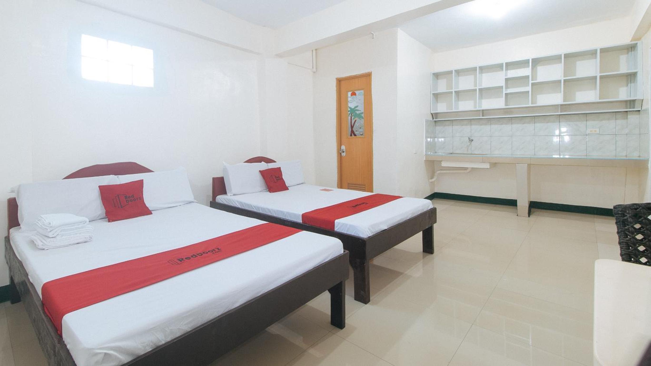 Quadruple Room - Photo 5