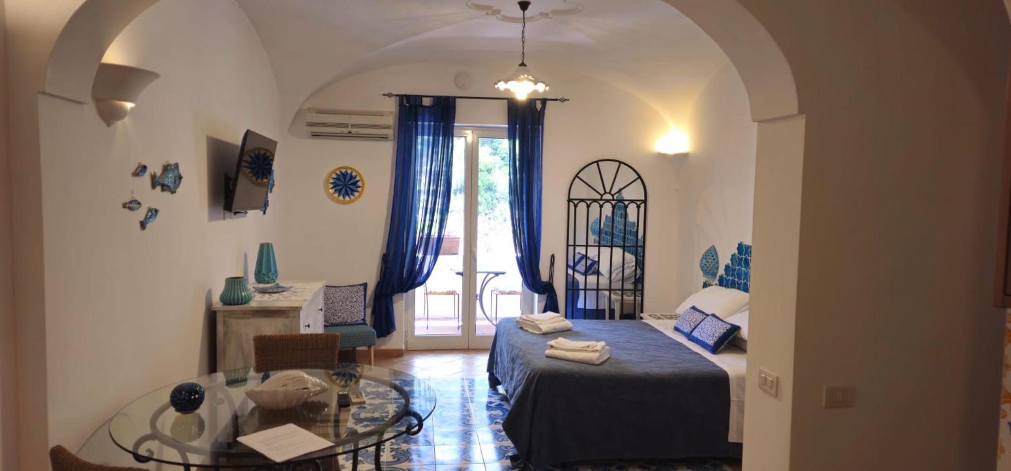 Studio Apartment with Sea View photo 1
