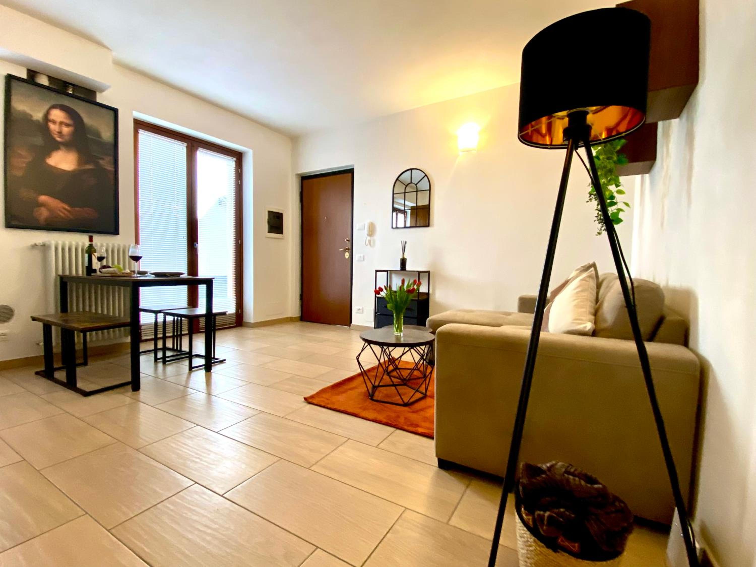 One-Bedroom Apartment photo 2
