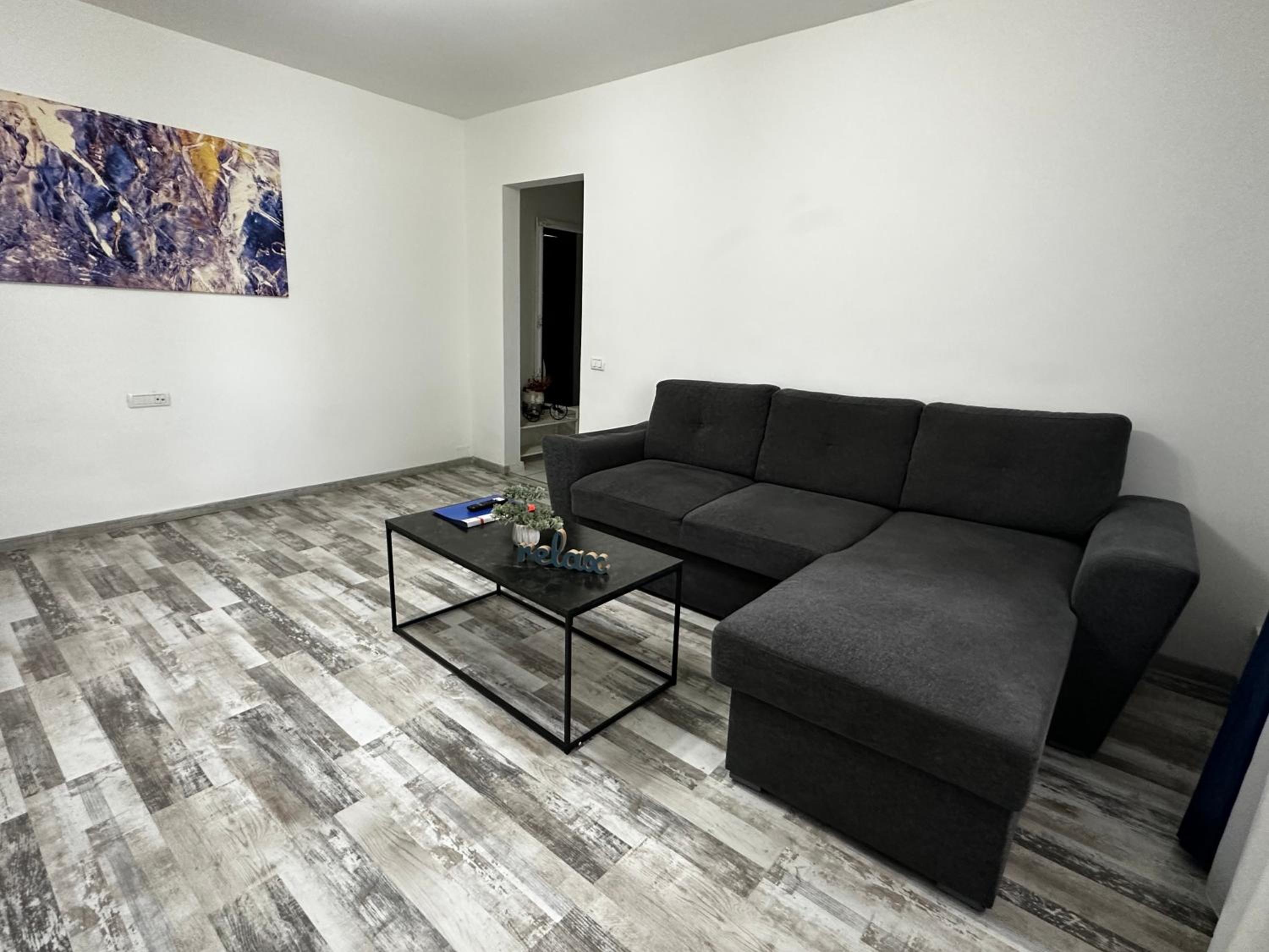 One-Bedroom Apartment - Photo 11
