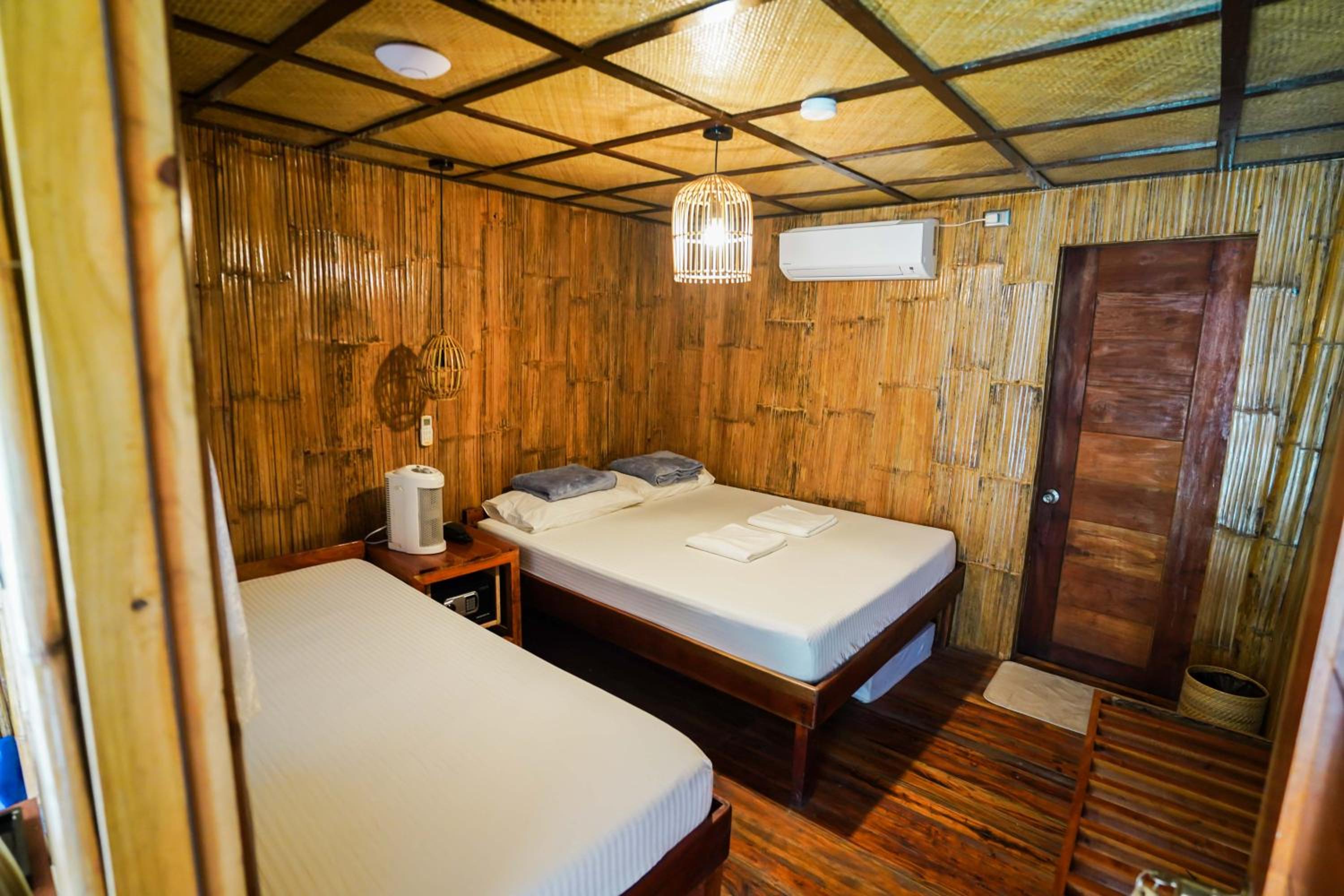 Standard Twin Room with Garden View - Photo 17