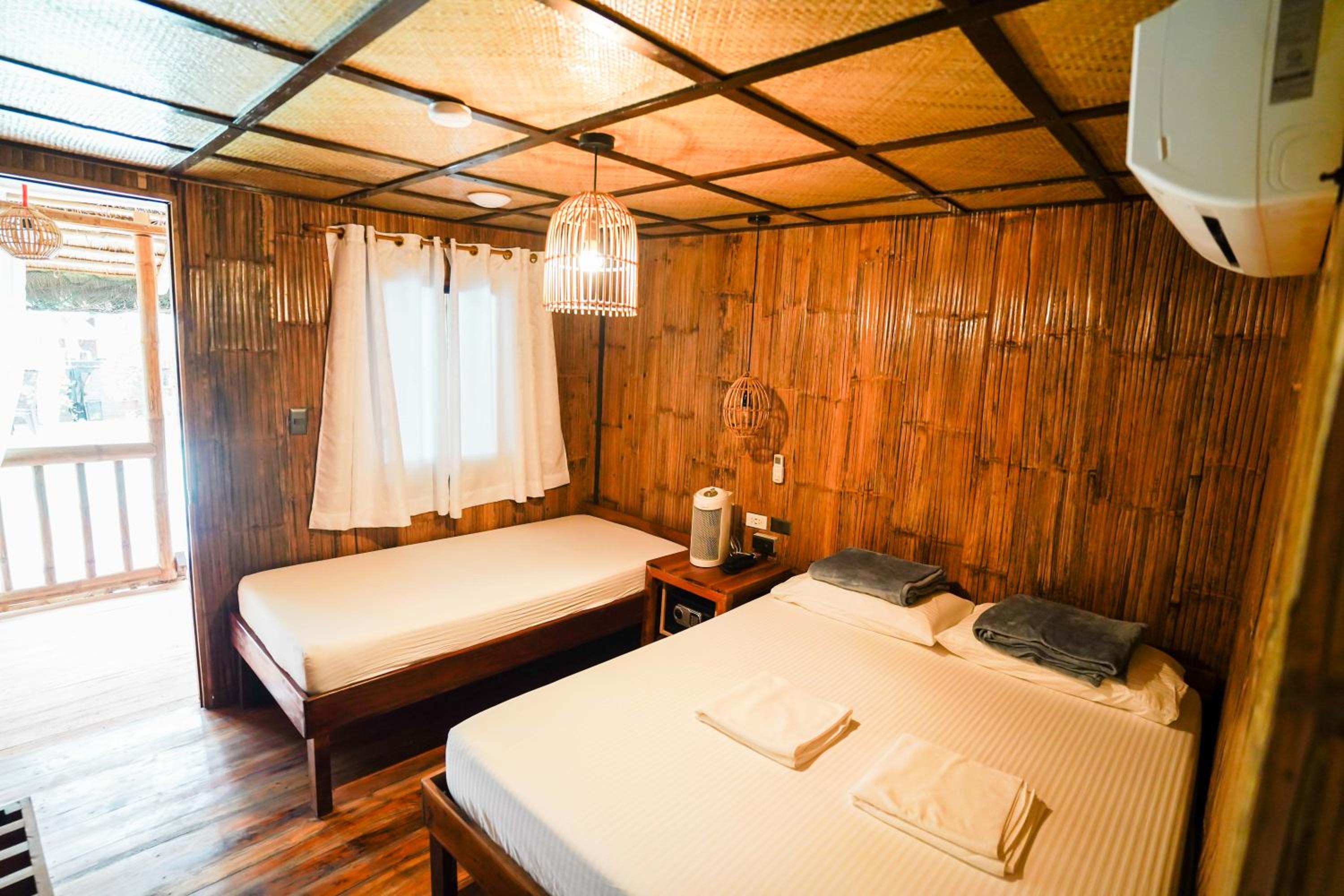Standard Twin Room with Garden View - Photo 13