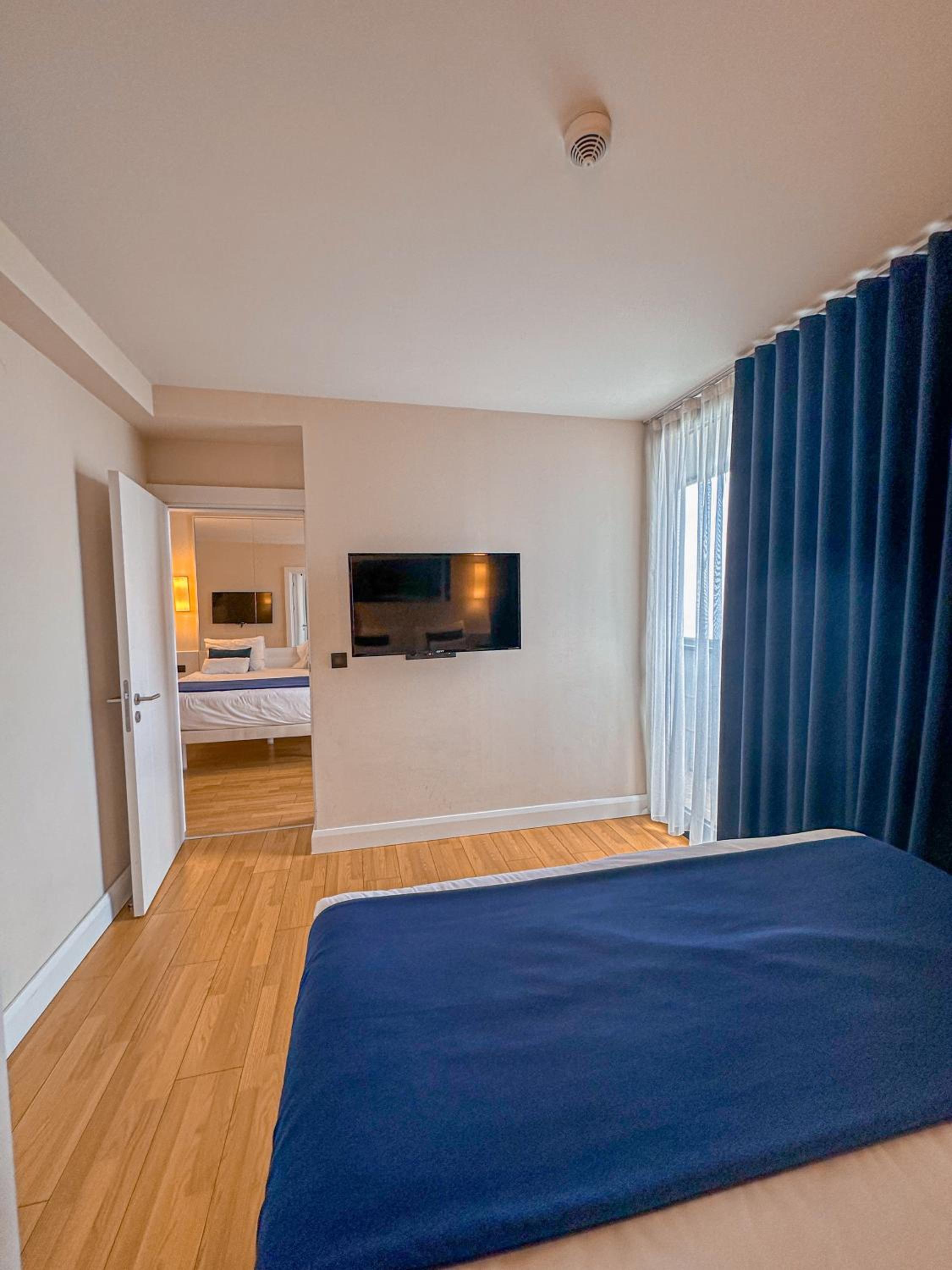 Family Room with Sea View photo 3