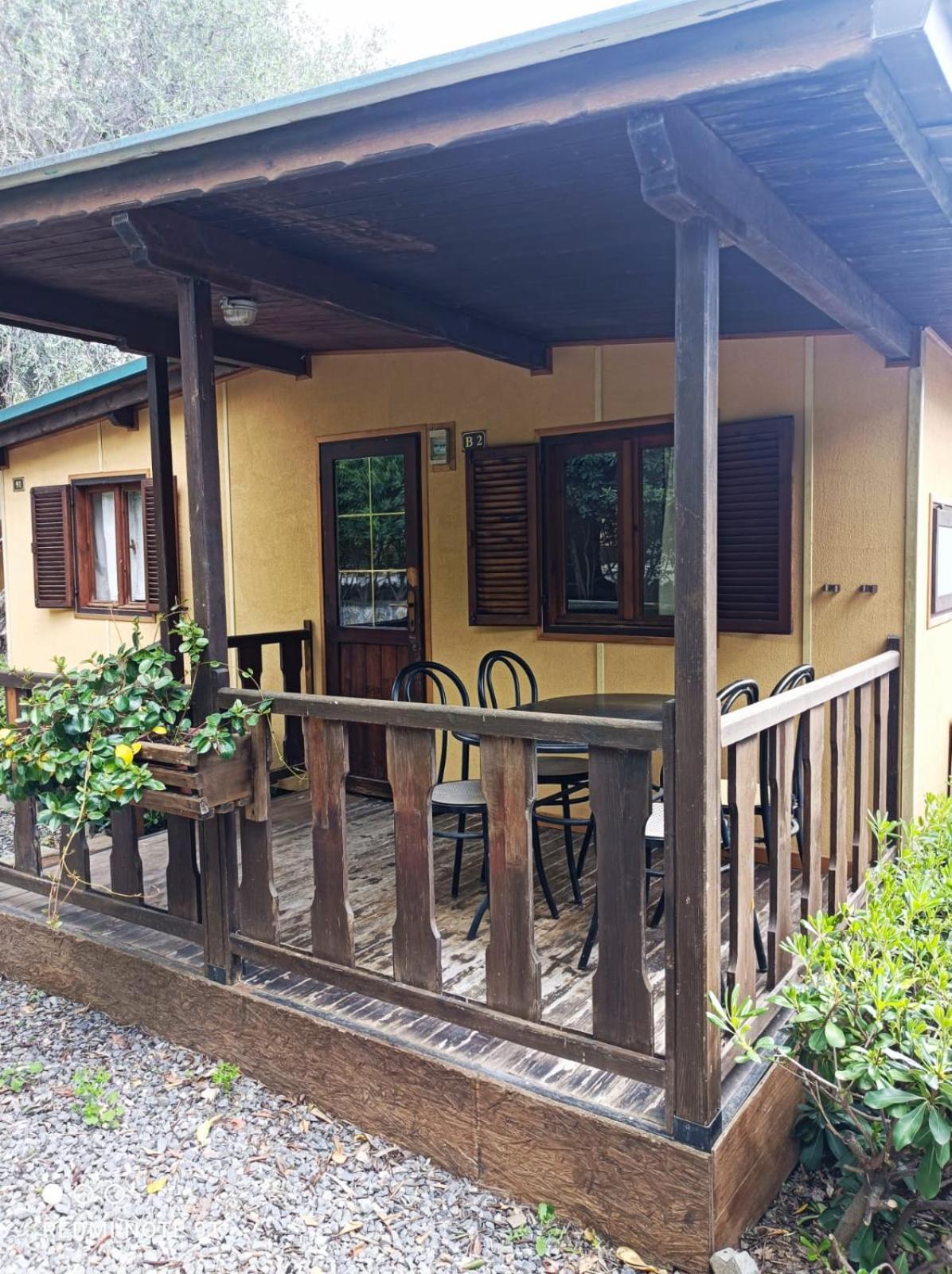 One-Bedroom Bungalow - Photo 6