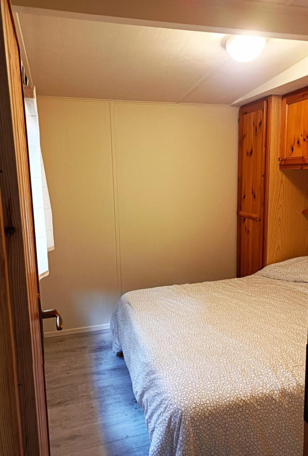 One-Bedroom Bungalow - Photo 7