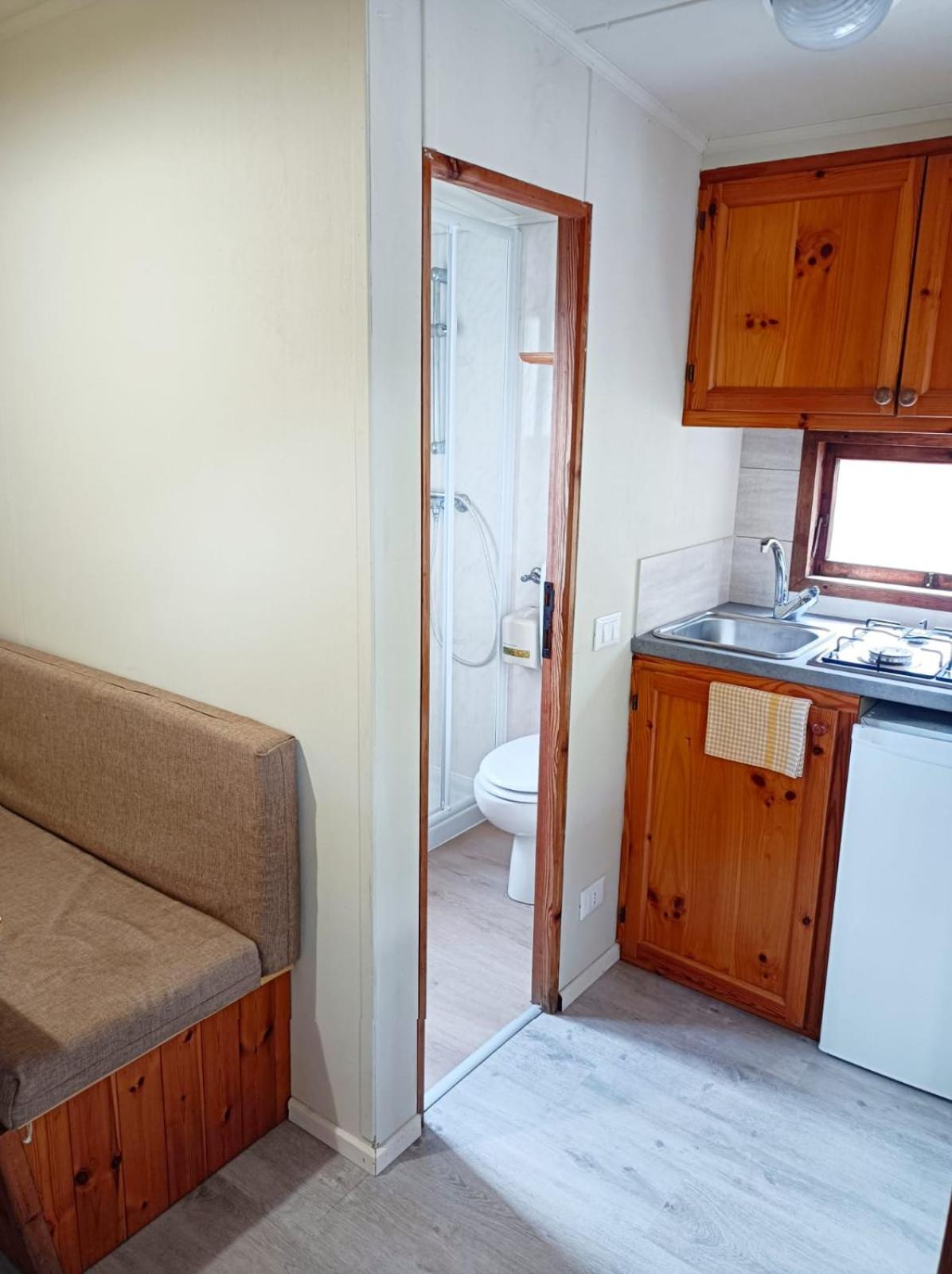 One-Bedroom Bungalow - Photo 8