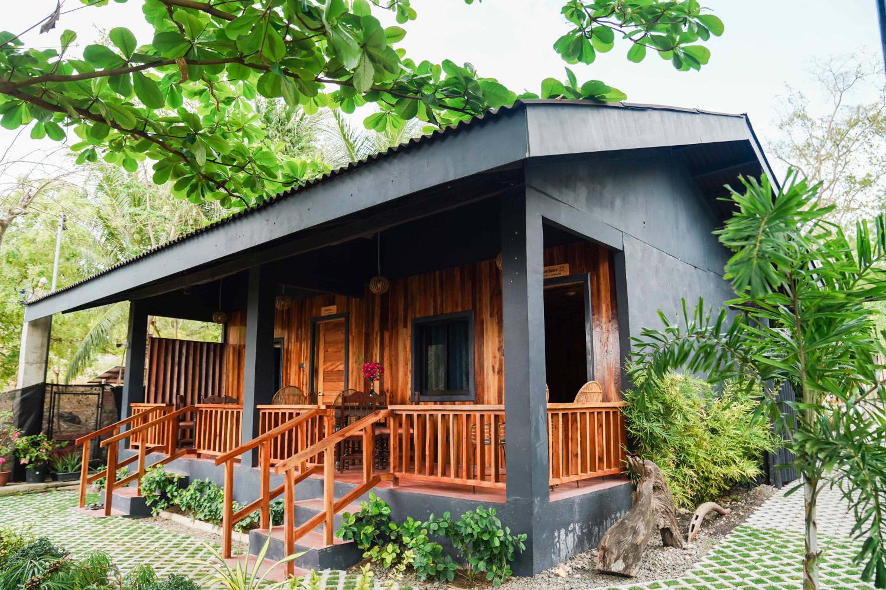 Quadruple Room with Sea View - Photo 16
