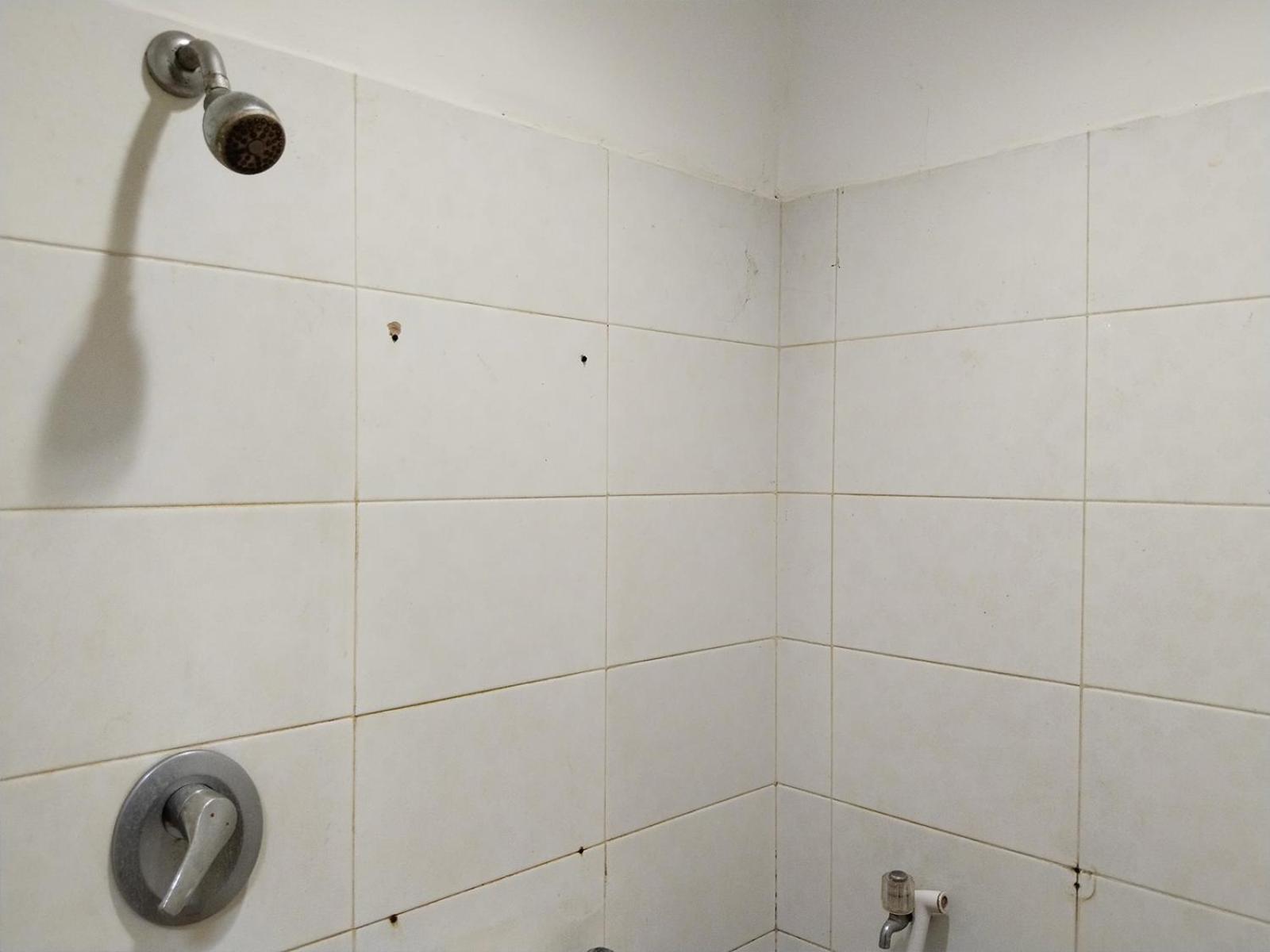 Standard Twin Room - Photo 6