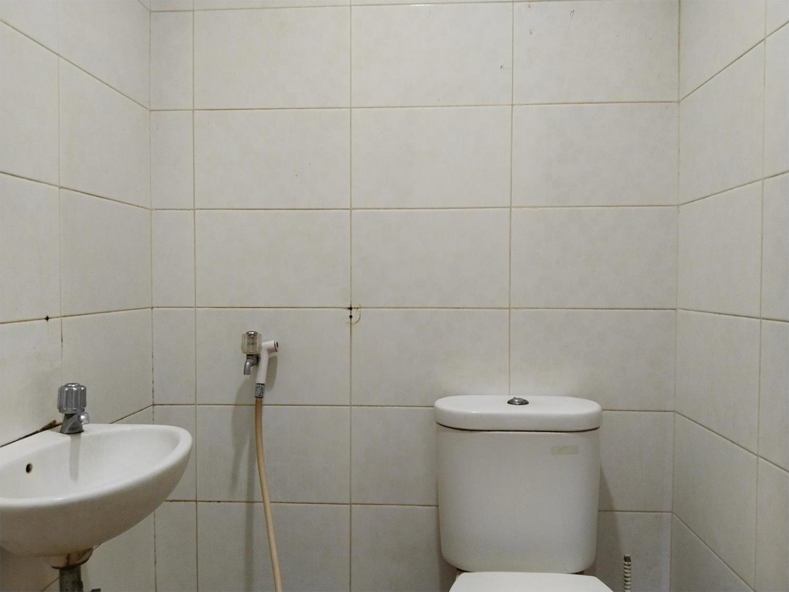 Standard Twin Room - Photo 4